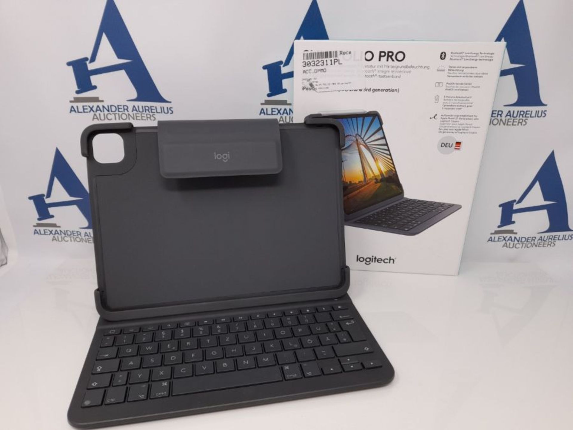 RRP £86.00 Logitech Slim Folio Pro for 11 inch iPad Pro (1st & 2nd Gen), QWERTZ German layout - Image 2 of 3