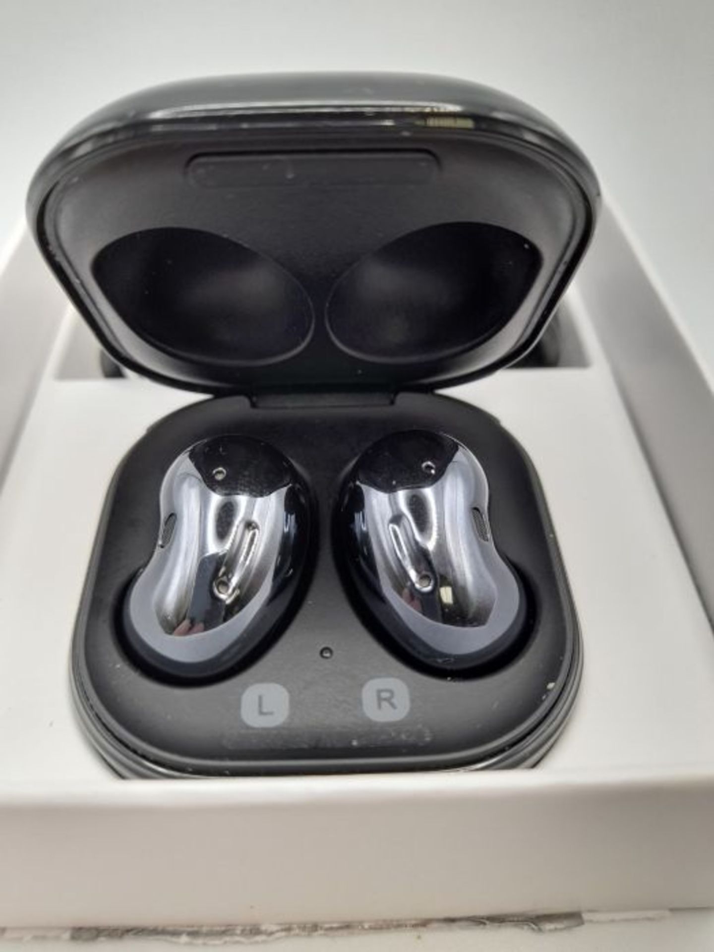 RRP £129.00 Samsung Galaxy Buds Live Wireless Earphones Mystic Black (UK Version) - Image 3 of 3