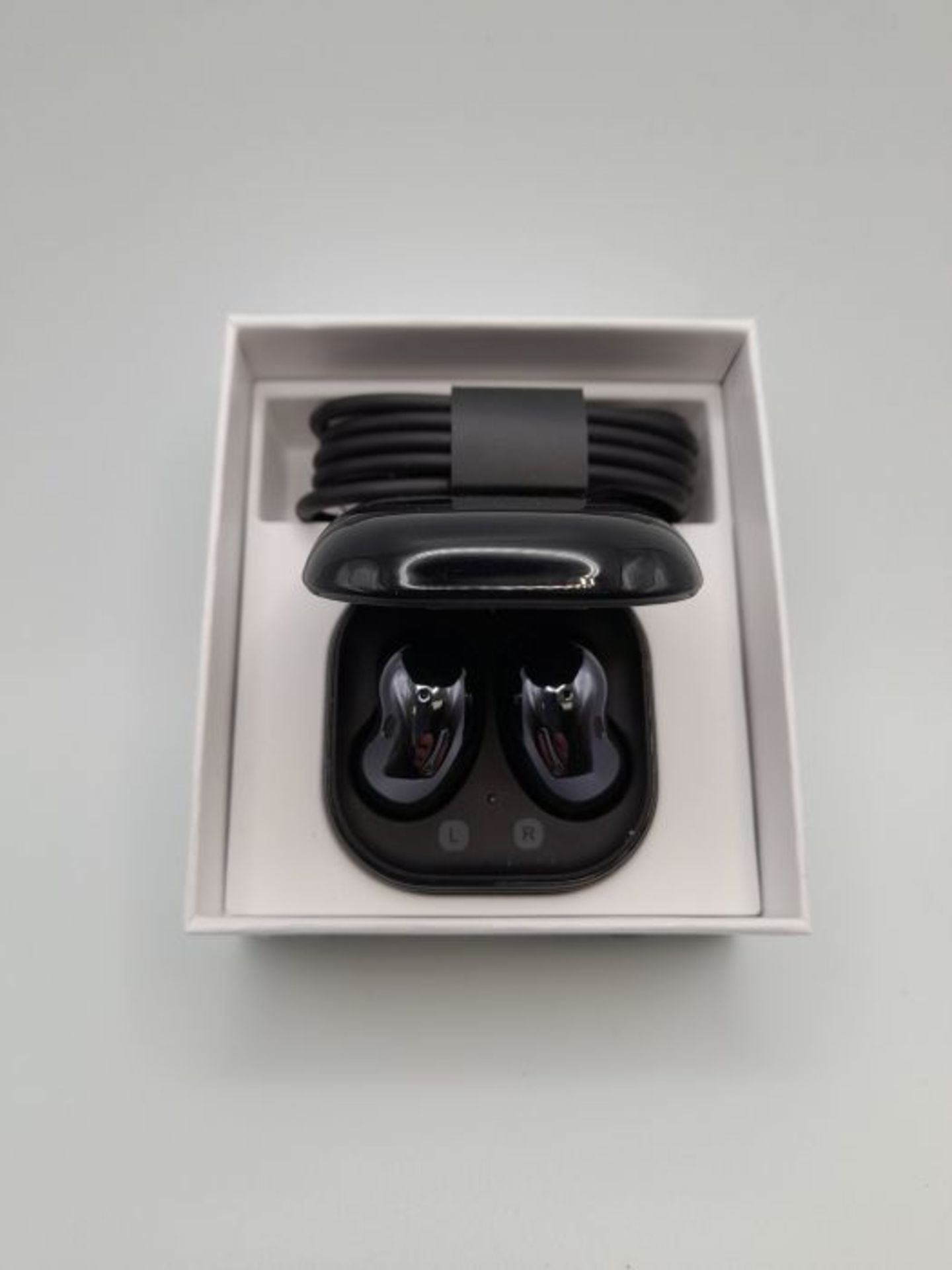 RRP £129.00 Samsung Galaxy Buds Live Wireless Earphones Mystic Black (UK Version) - Image 2 of 3