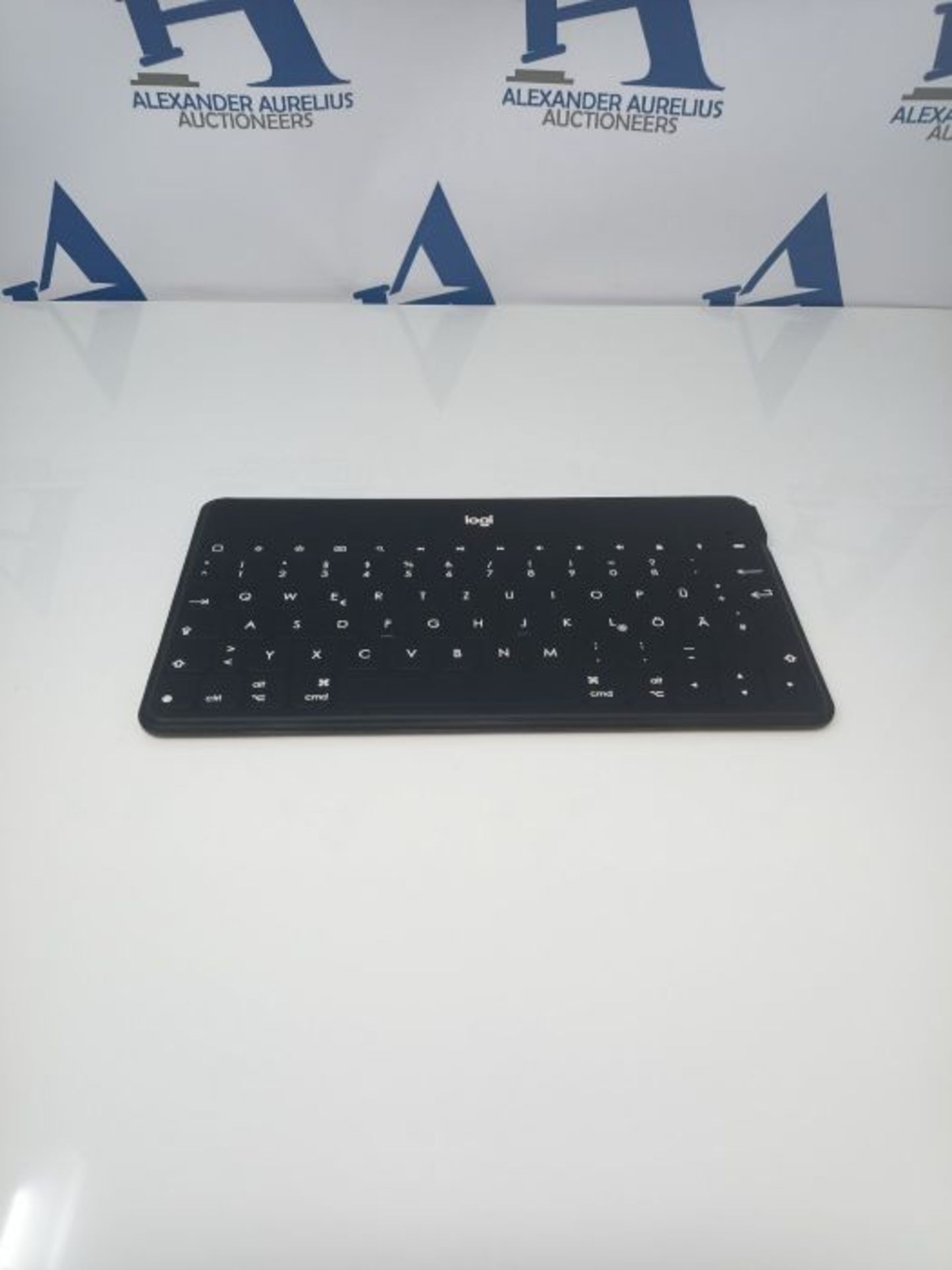 RRP £53.00 Logitech Keys-to-Go Kabellose Tablet-Tastatur, Bluetooth, iOS-Sondertasten, Ultraleich - Image 2 of 2