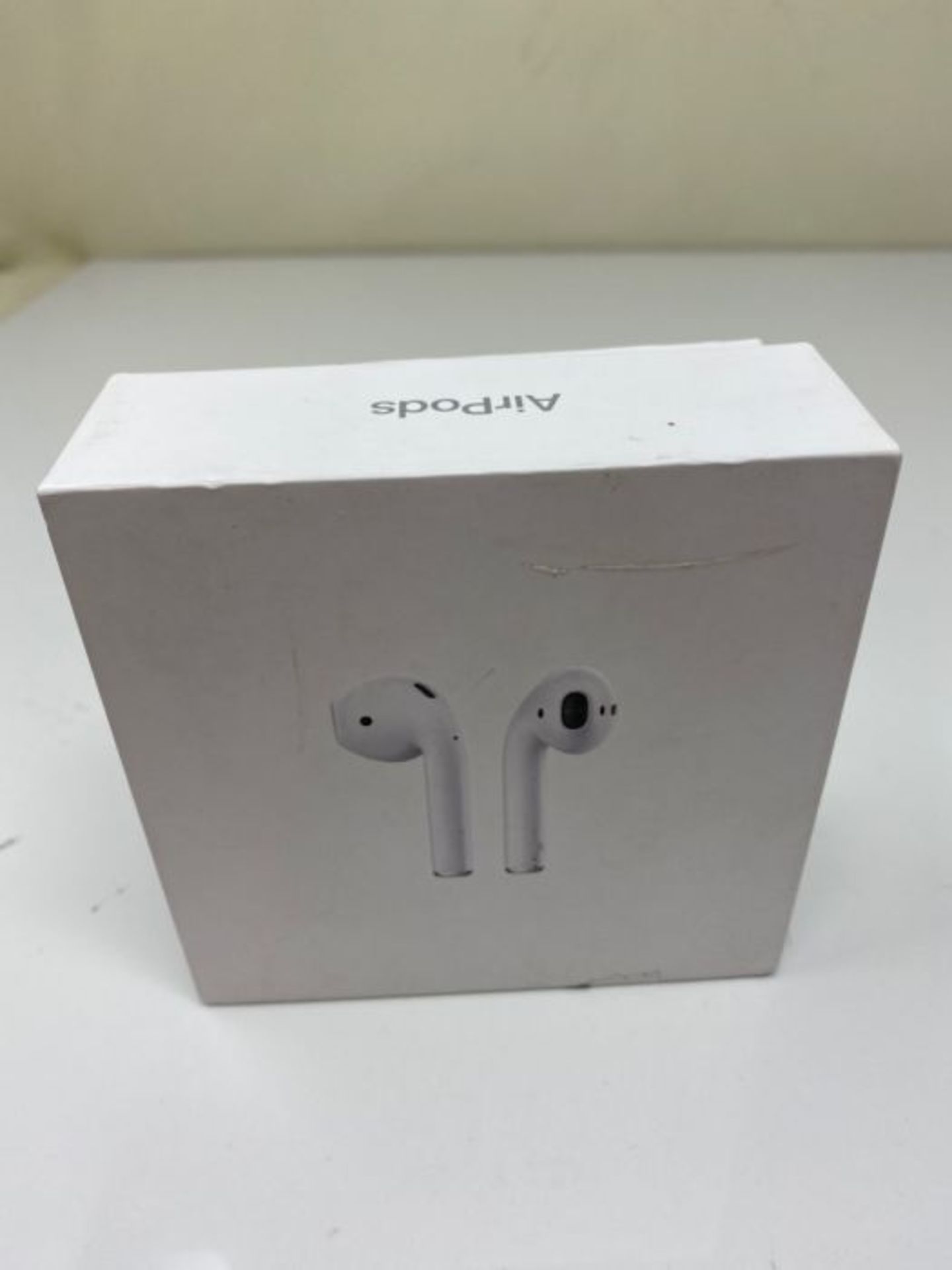 RRP £159.00 Apple AirPods with Charging Case (Wired) - Image 2 of 3