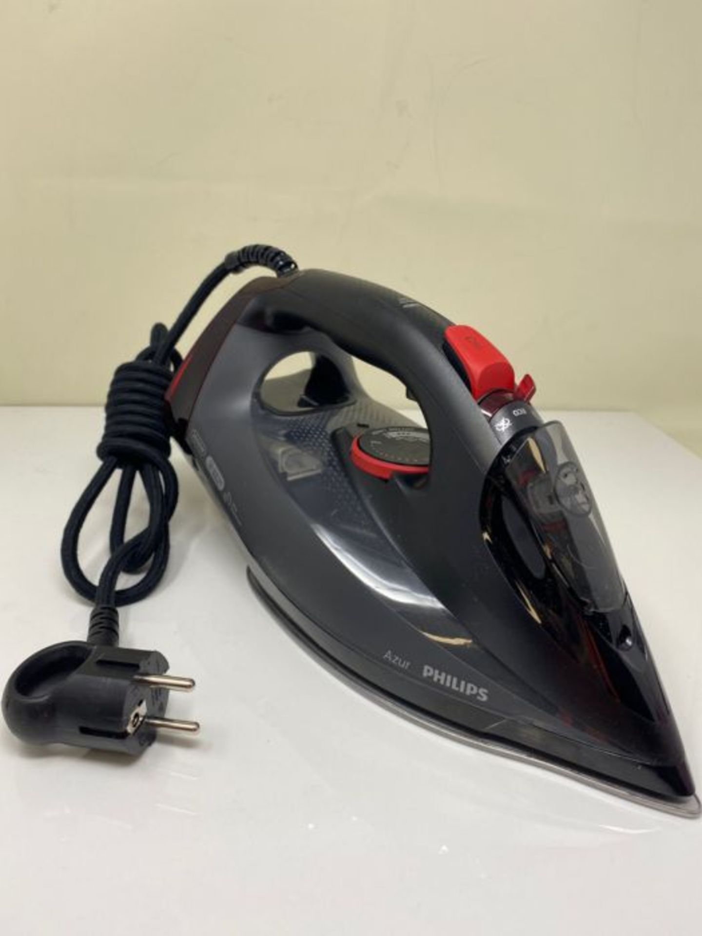 RRP £54.00 Philips Steam Iron SteamGlide soleplate 2 m 250 g/min Black 50 g/min - Image 3 of 3