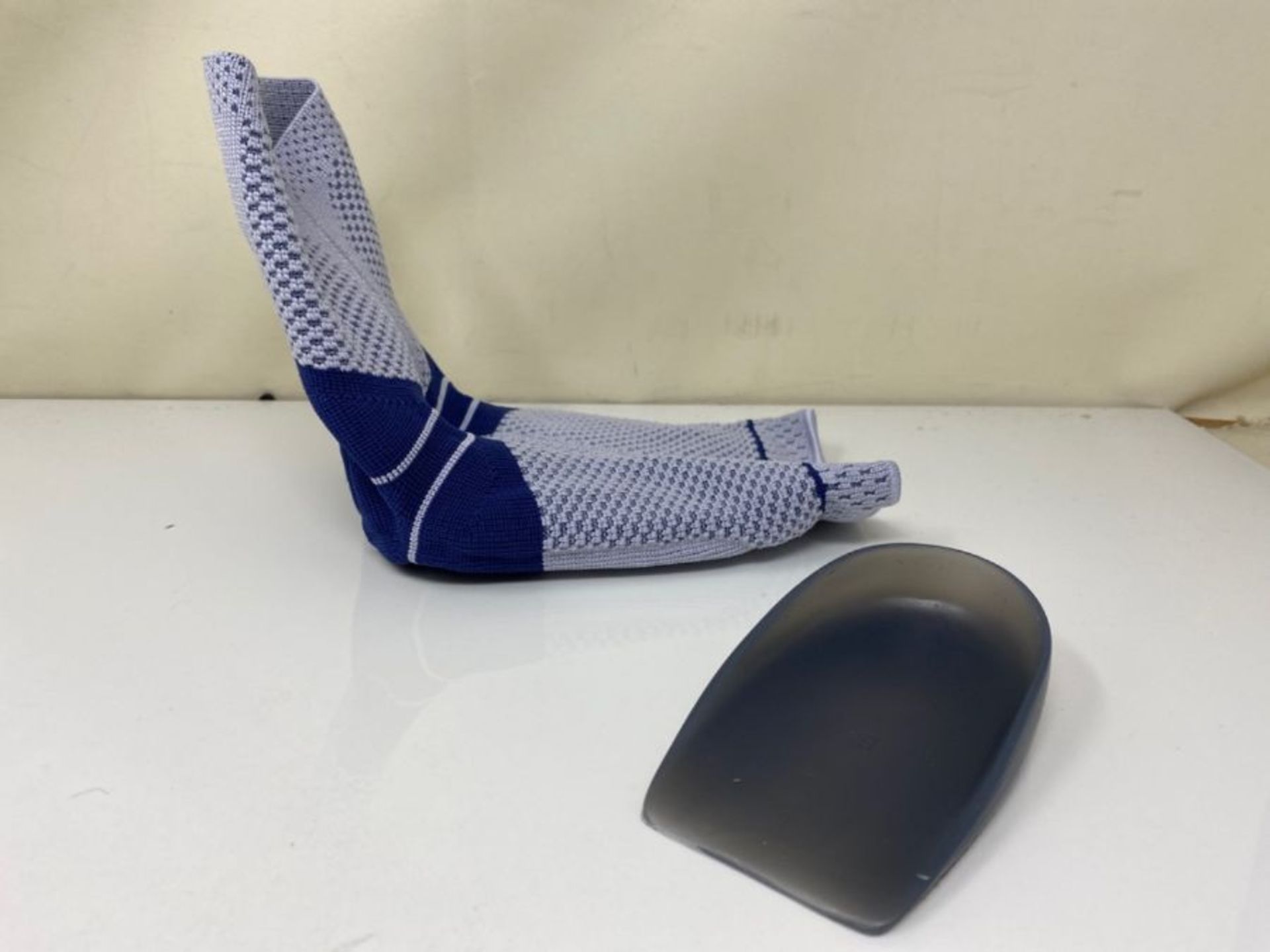 RRP £87.00 AchilloTrain Titanium Foot Bandage Left Size 4 - Image 3 of 3