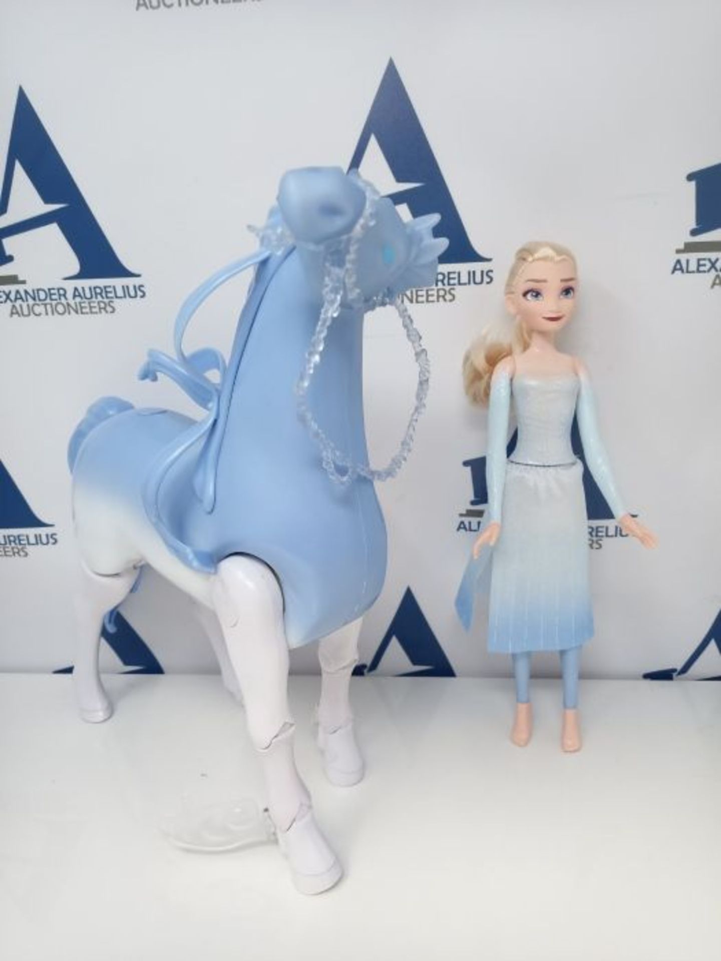 RRP £64.00 Hasbro Frozen - Frozen 2, Elsa e Il Cavallo Nokk Elettronico (Bambola di Elsa con Cava - Image 2 of 2