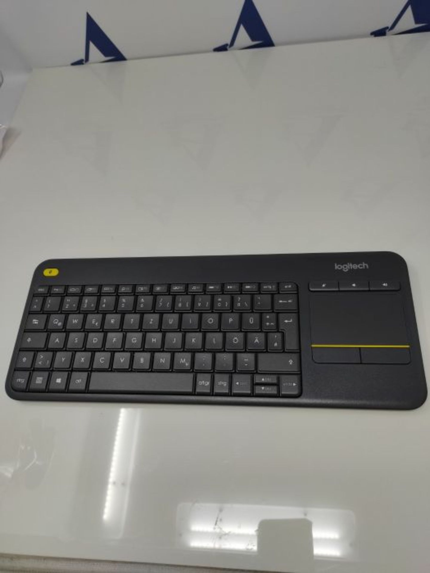 [INCOMPLETE] Logitech K400 Plus Kabellose Touch-TV-Tastatur mit integriertem Touchpad, - Image 2 of 2