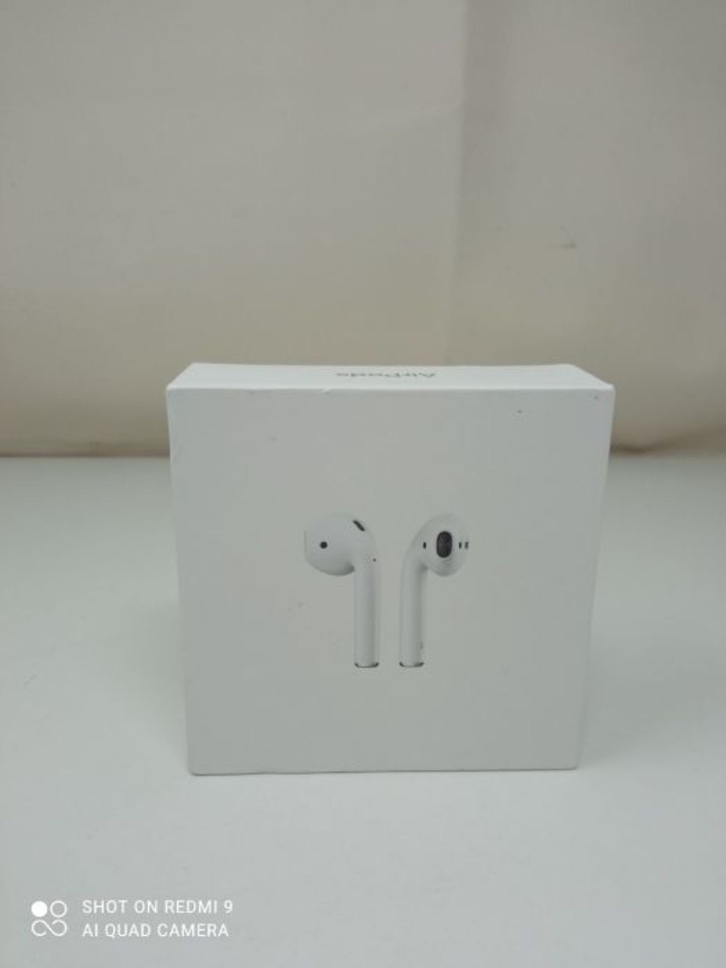 RRP £159.00 Apple AirPods with Charging Case (Wired) - Image 2 of 3