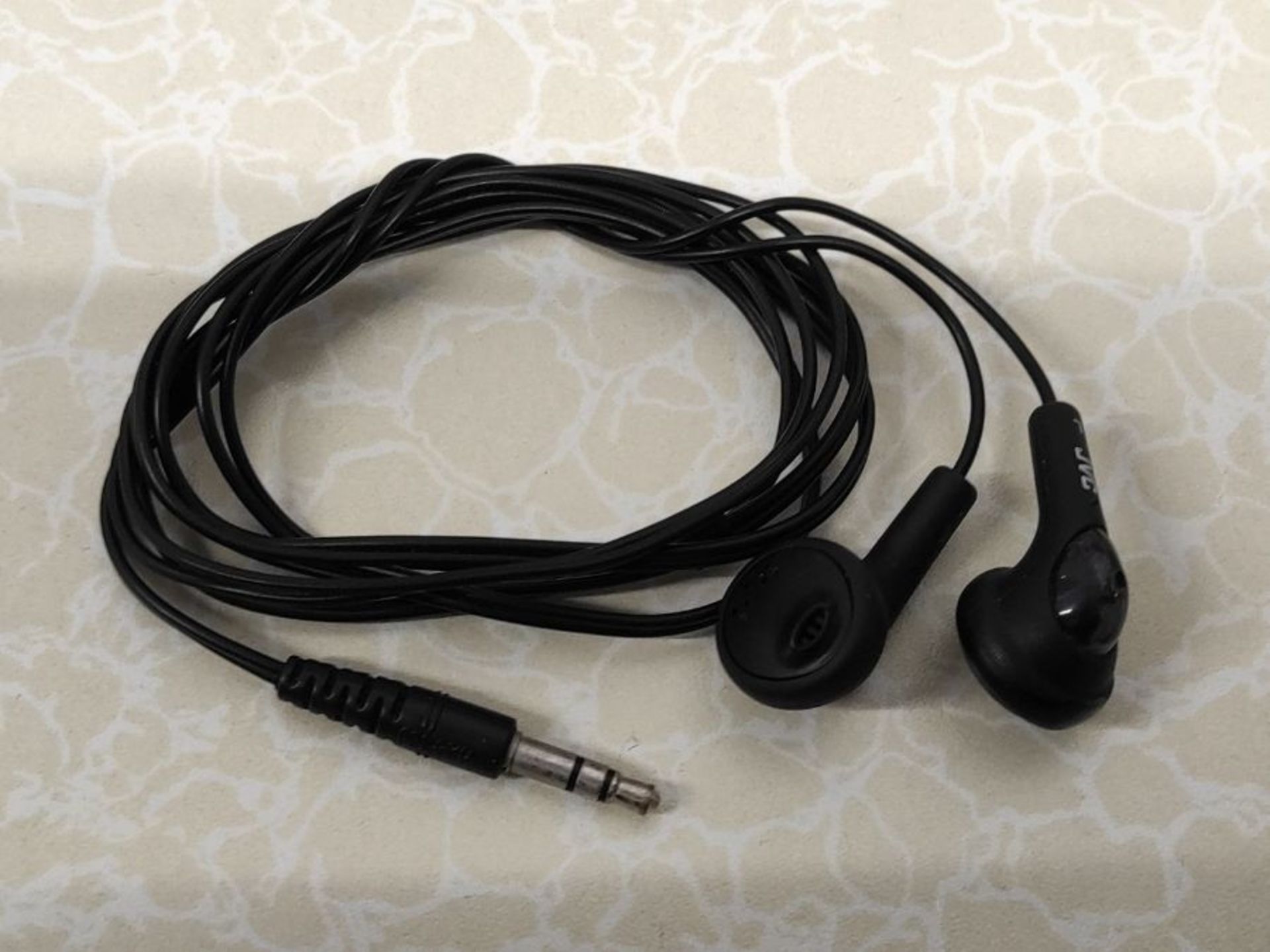 JVC HAF160B Gumy Ear Bud Headphone Black - Image 2 of 3