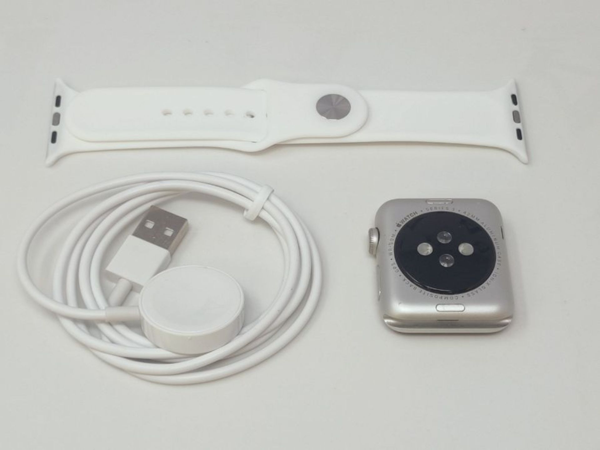 RRP £208.00 Apple Watch Series 3 (GPS, 38mm) - Silver Aluminum Case with White Sport Band - Image 3 of 3