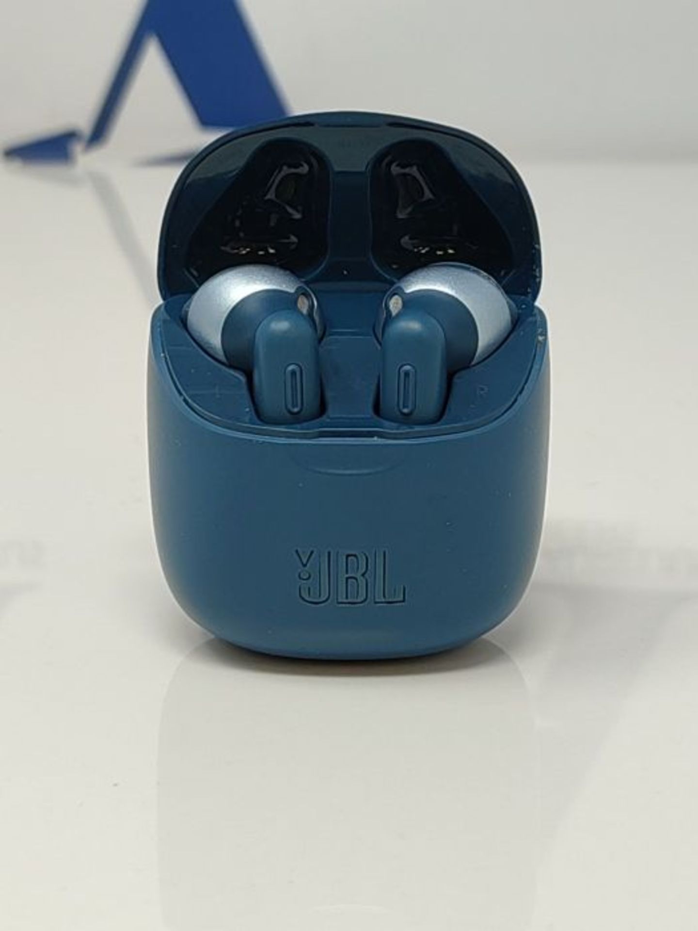 RRP £84.00 JBL Tune 225 TWS In-Ear Earphones - True wireless headphones with up to 25 hours of ba - Image 3 of 3