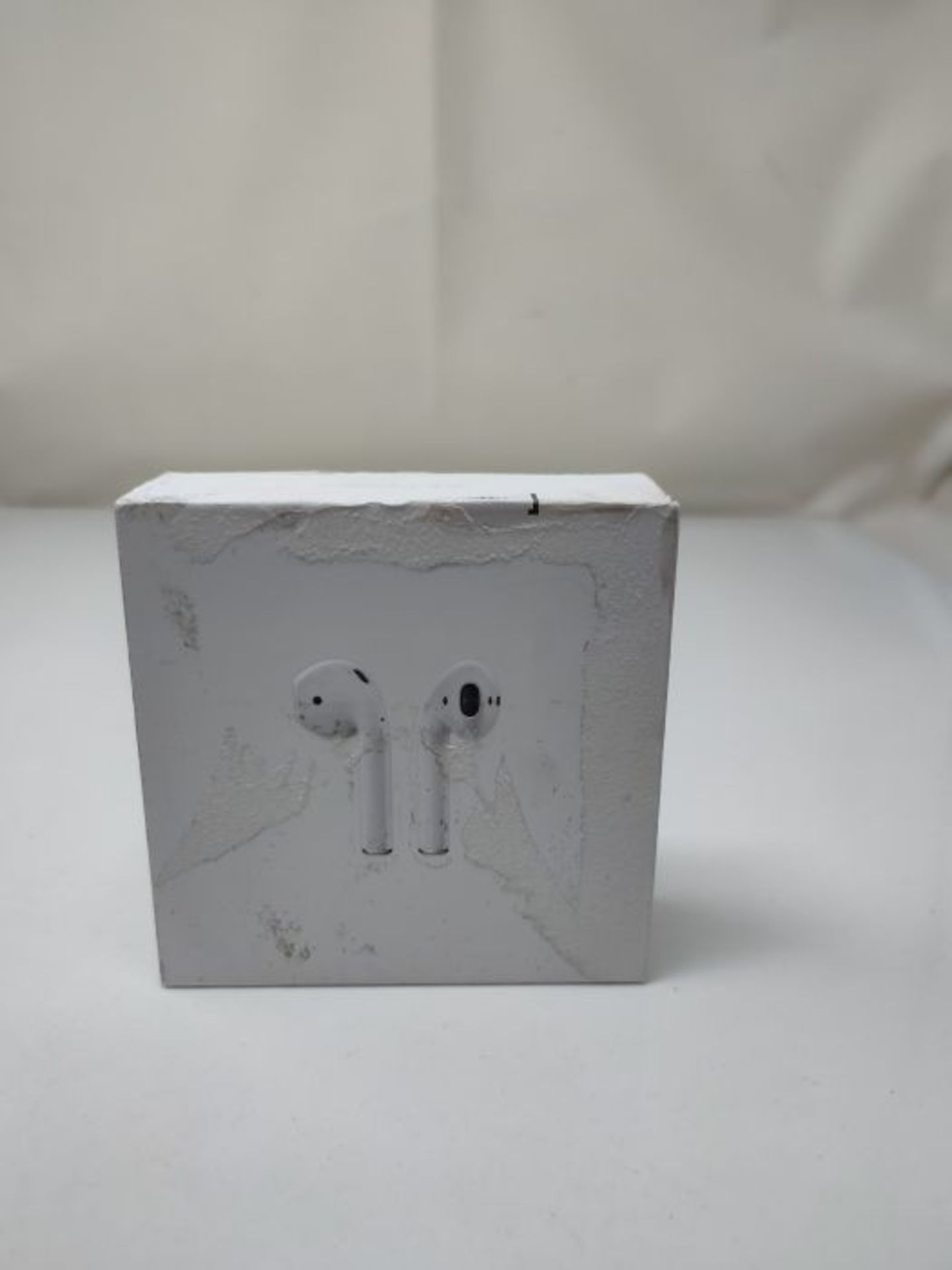 RRP £159.00 Apple AirPods with Charging Case (Wired) - Image 2 of 3