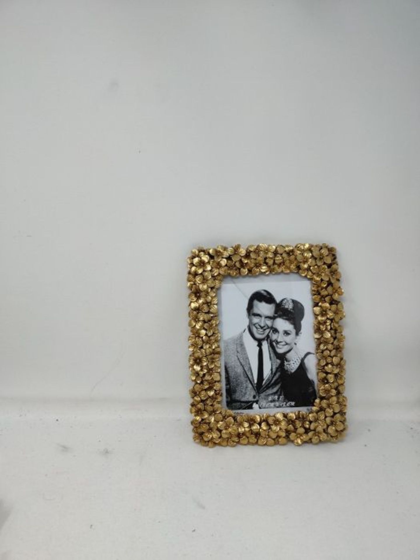 [CRACKED] Fabnish Picture Frame 13 x 18 cm Gold Standing Table Frame with Flowers Vint - Image 2 of 2