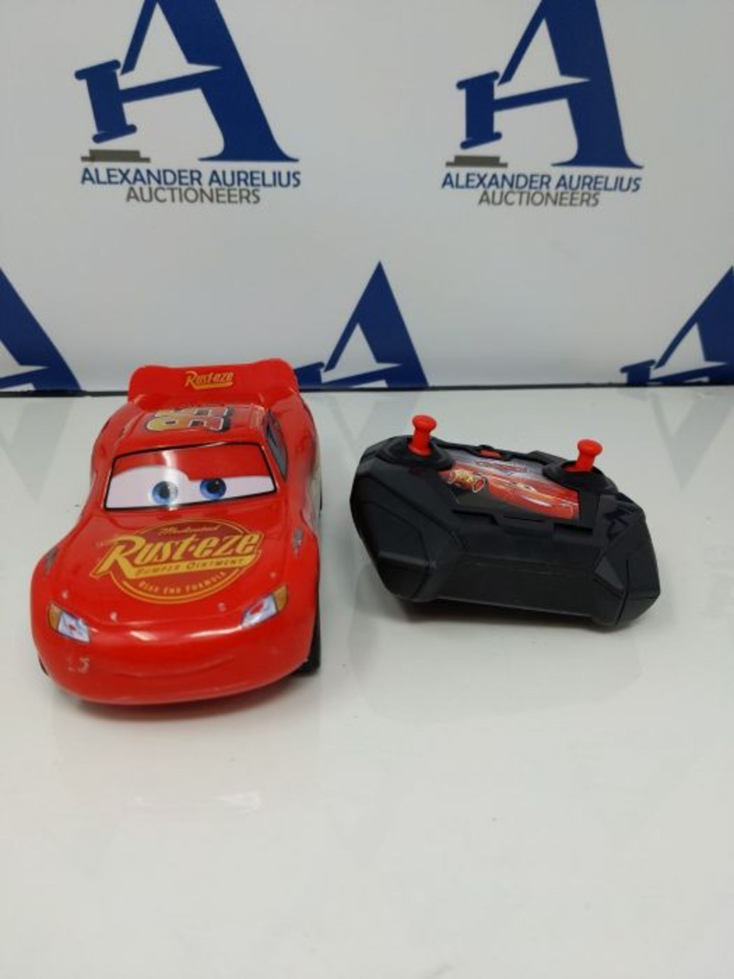 Disney Cars RC Turbo Racer Lightning McQueen 1:24 - Image 2 of 2