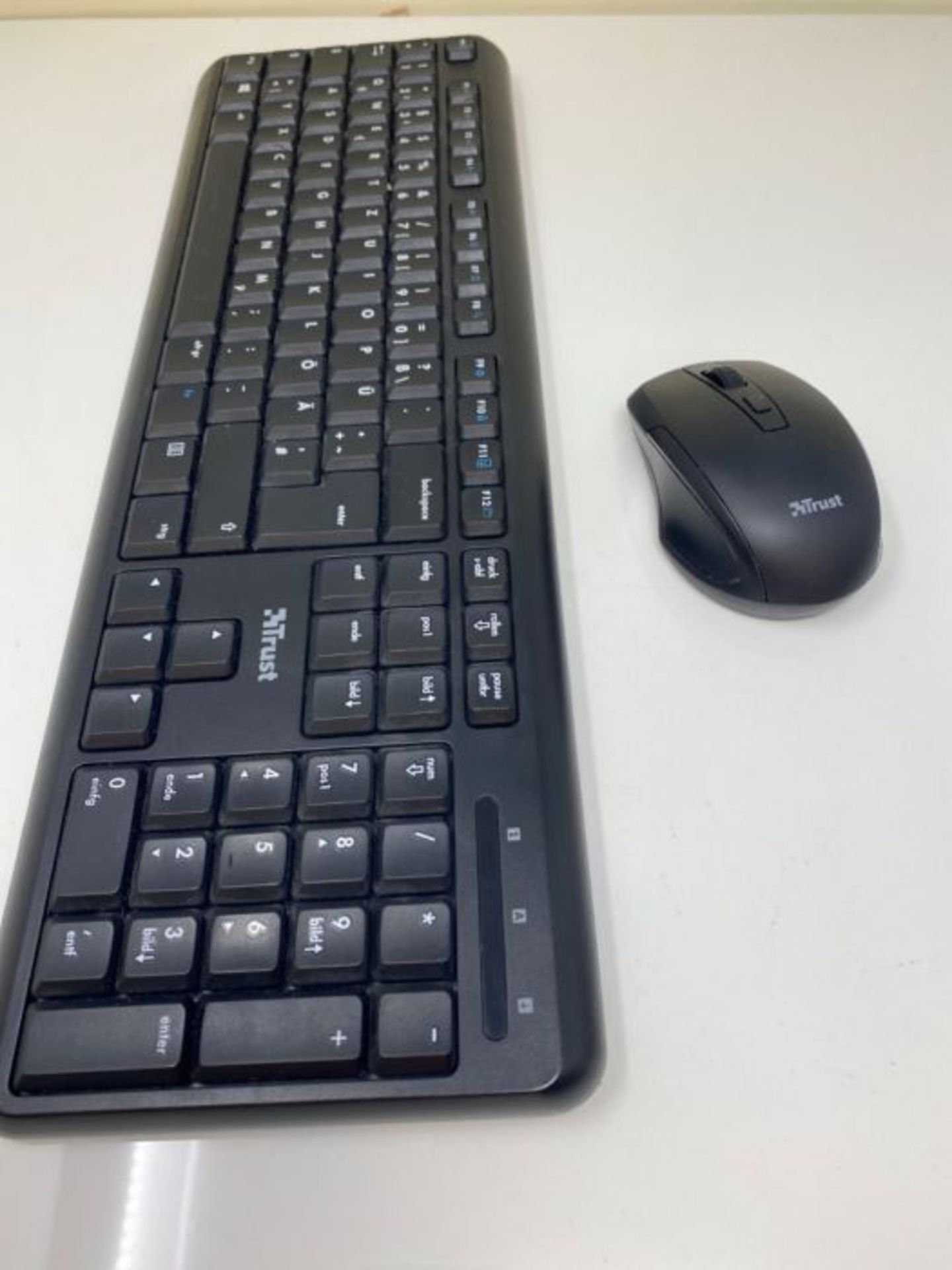 Trust 24080 Ymo Wireless Keyboard Mouse Set - German QWERTZ Layout, Quiet Keys and Mou - Image 2 of 2