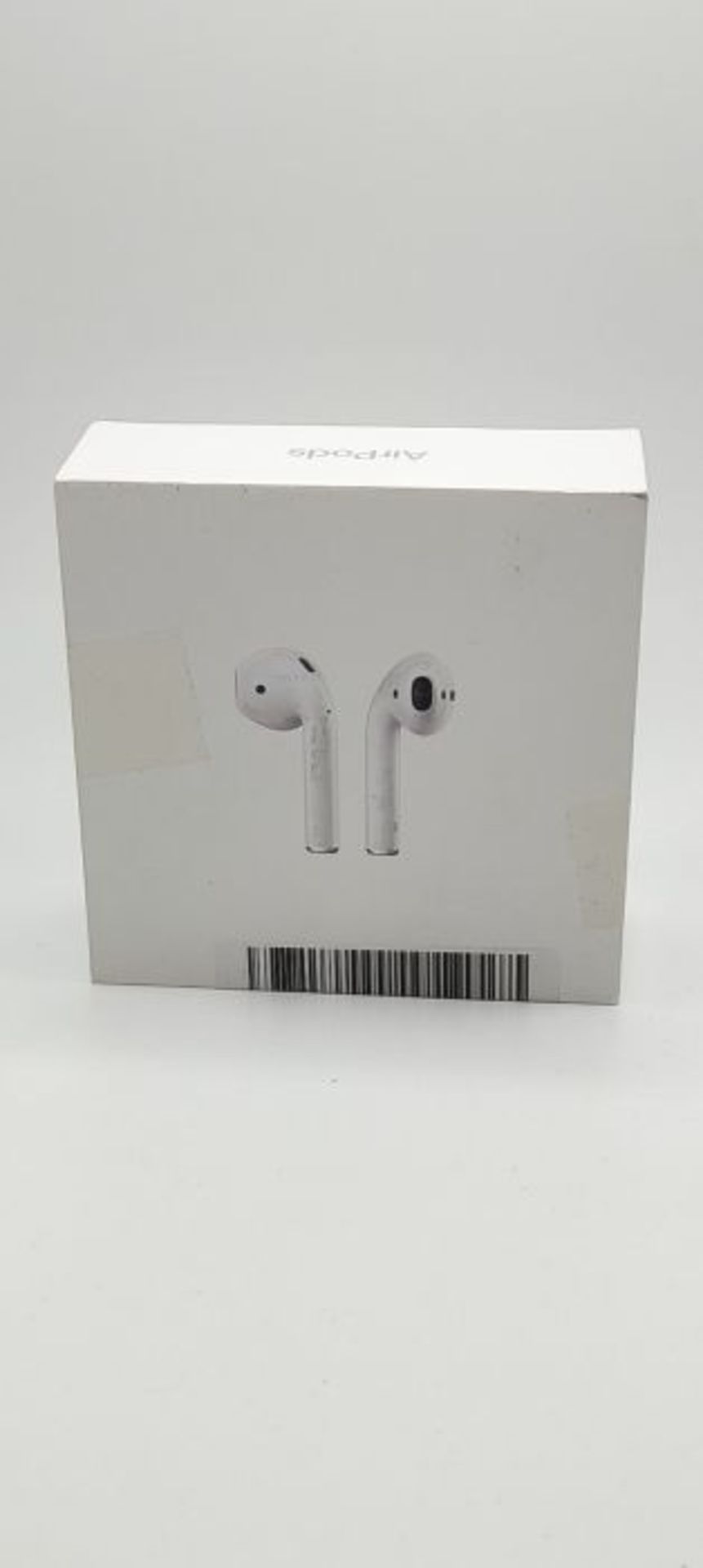 RRP £139.00 Apple AirPods con custodia di ricarica tramite cavo (seconda generazione) - Image 2 of 3