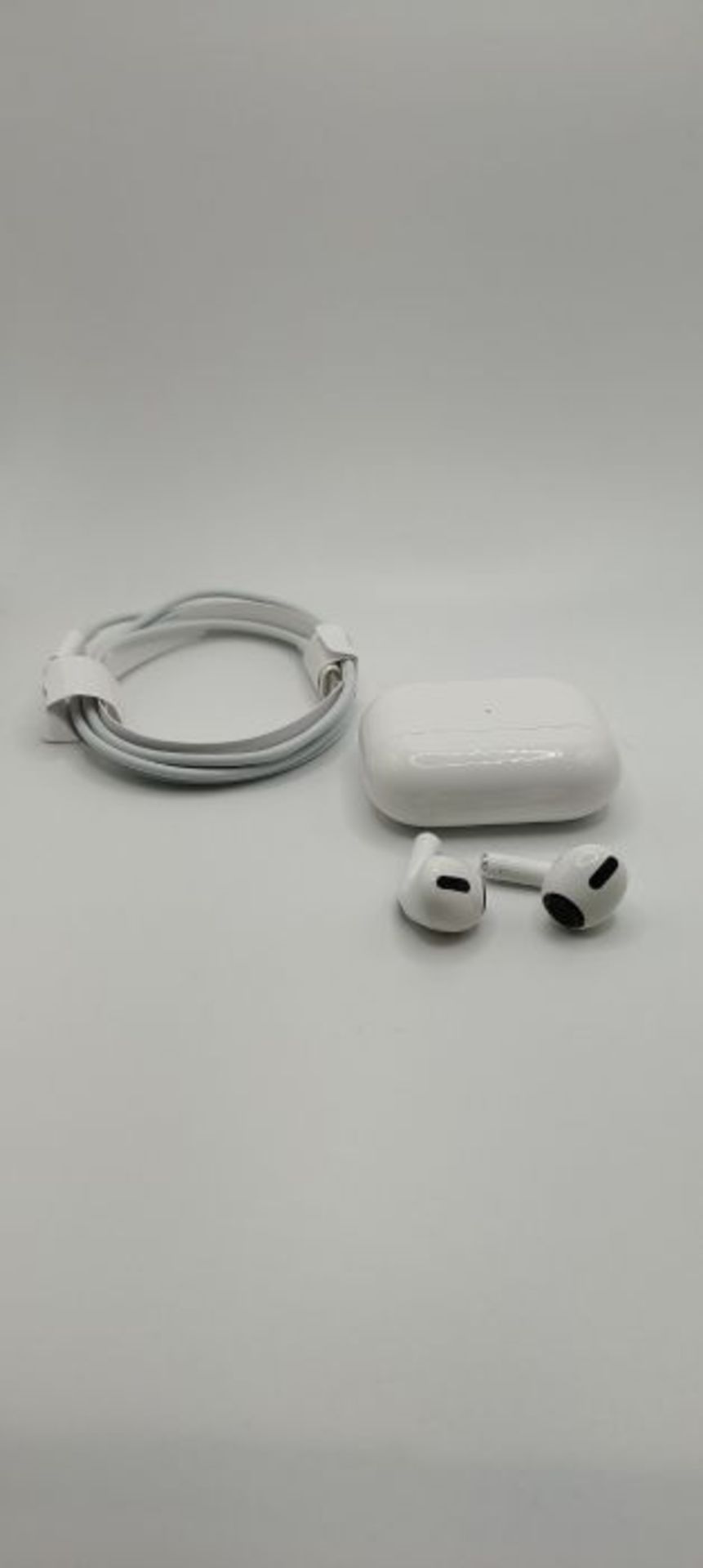 RRP £213.00 Apple AirPods Pro MagSafe Ladecase (2021) - Image 3 of 3