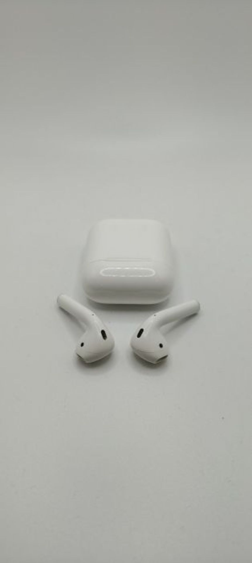 RRP £129.00 Apple AirPods avec bo?tier de Charge Filaire (2? g?n?ration) - Image 3 of 3