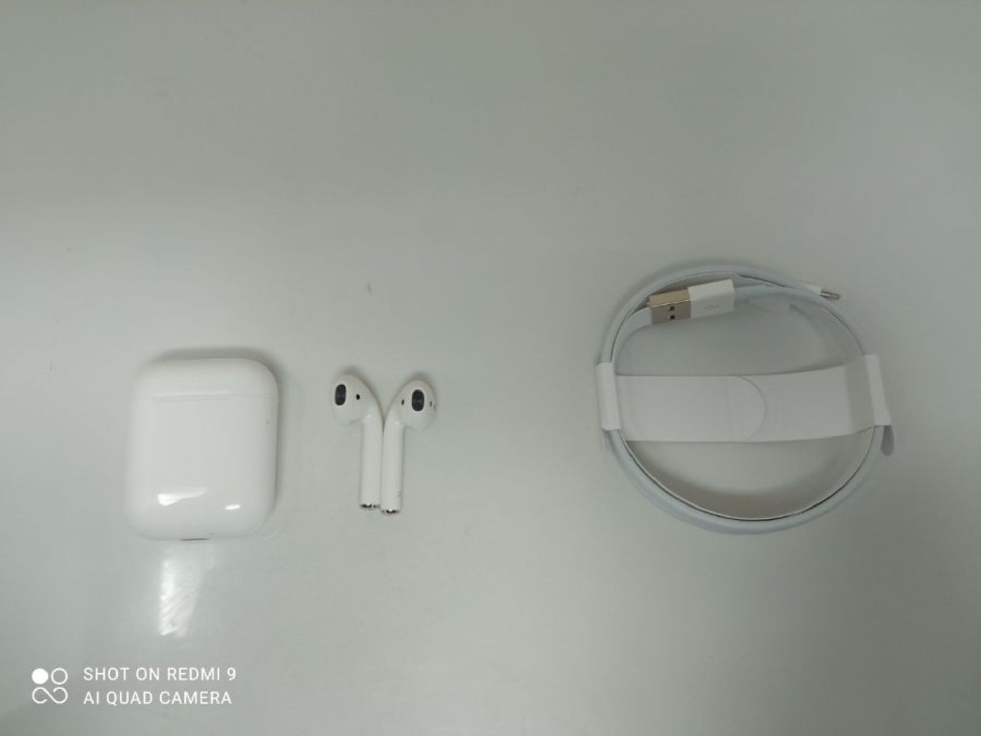 RRP £159.00 Apple AirPods with Charging Case (Wired) - Image 3 of 3