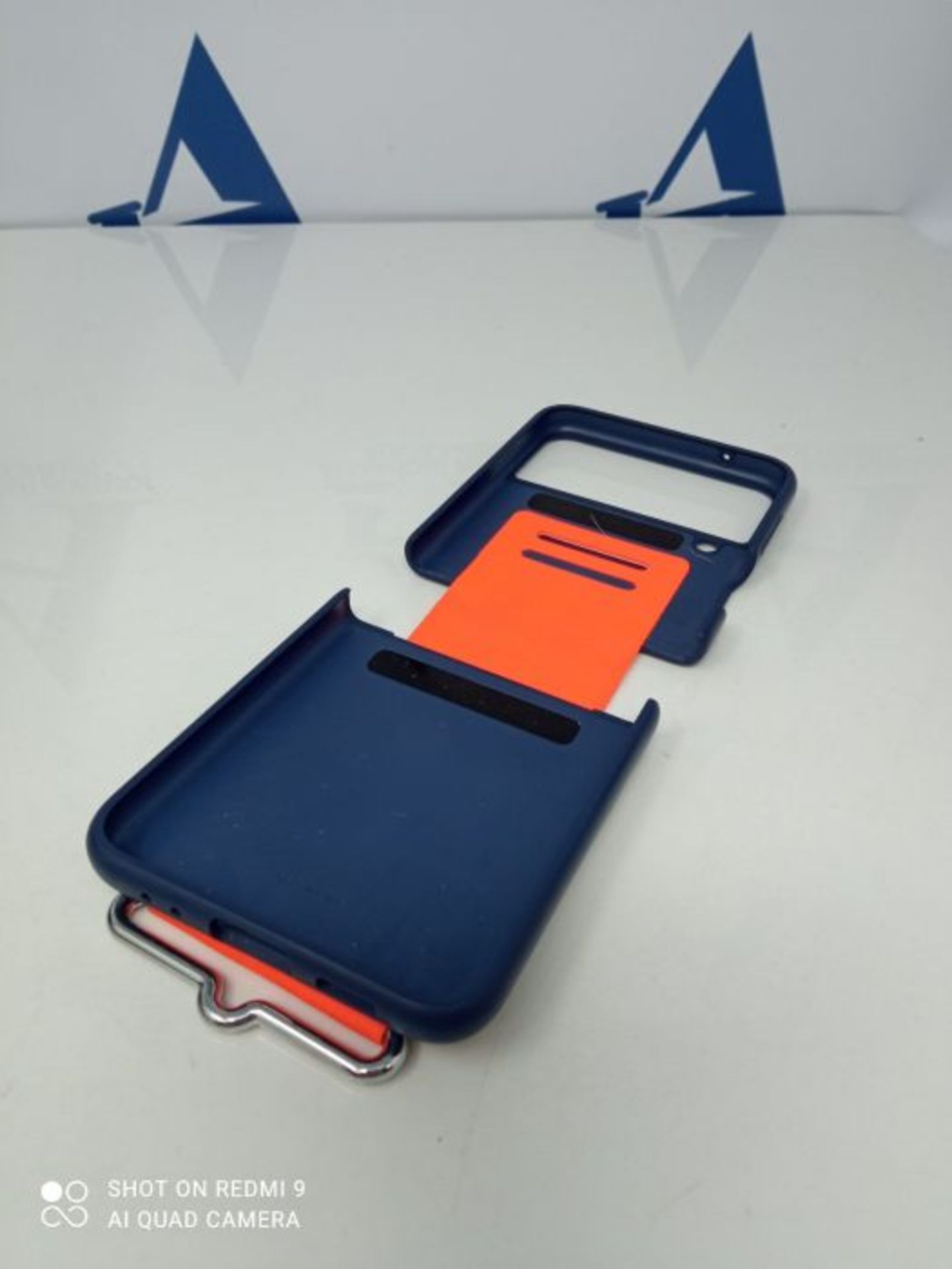 Samsung Silicone Cover with Strap custodia con fascia per Samsung Galaxy Z Flip3 5G, N - Image 2 of 2