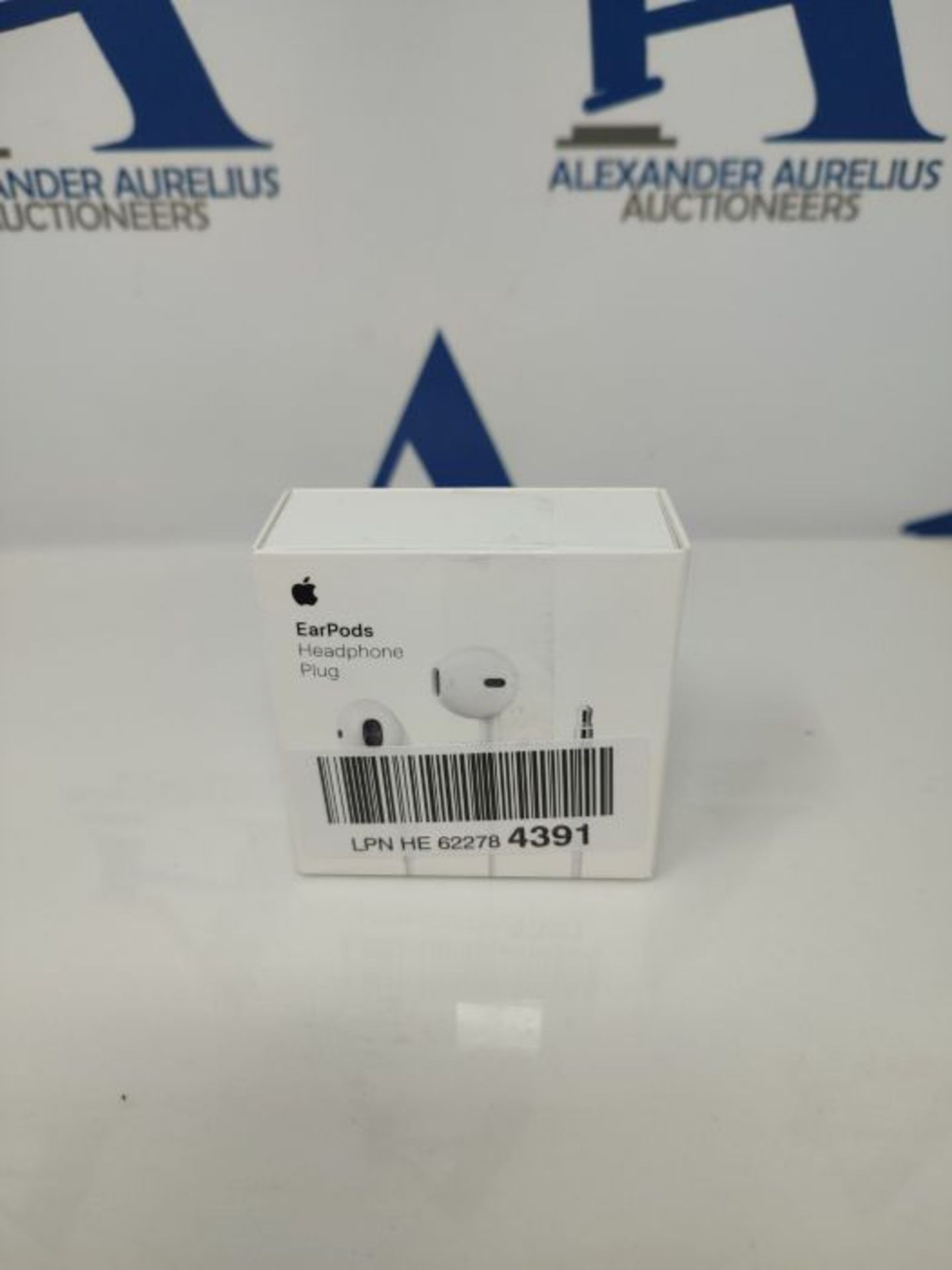 Apple EarPods with 3.5mm Headphone Plug - Image 2 of 3