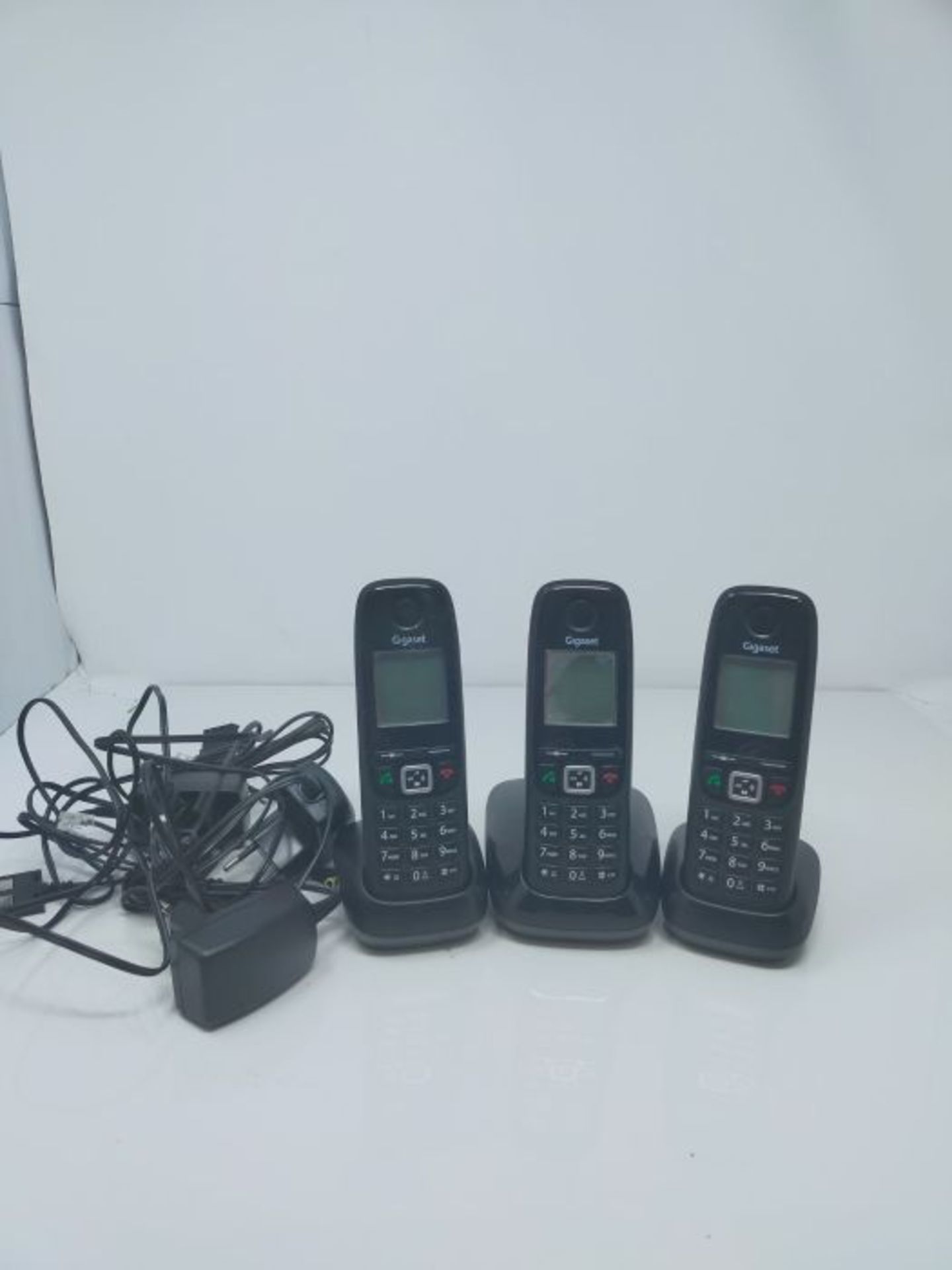 RRP £51.00 Gigaset AS405 Trio, Tre Telefoni Cordless, Chiamate Interne, Trasferimento di Chiamata - Image 2 of 2