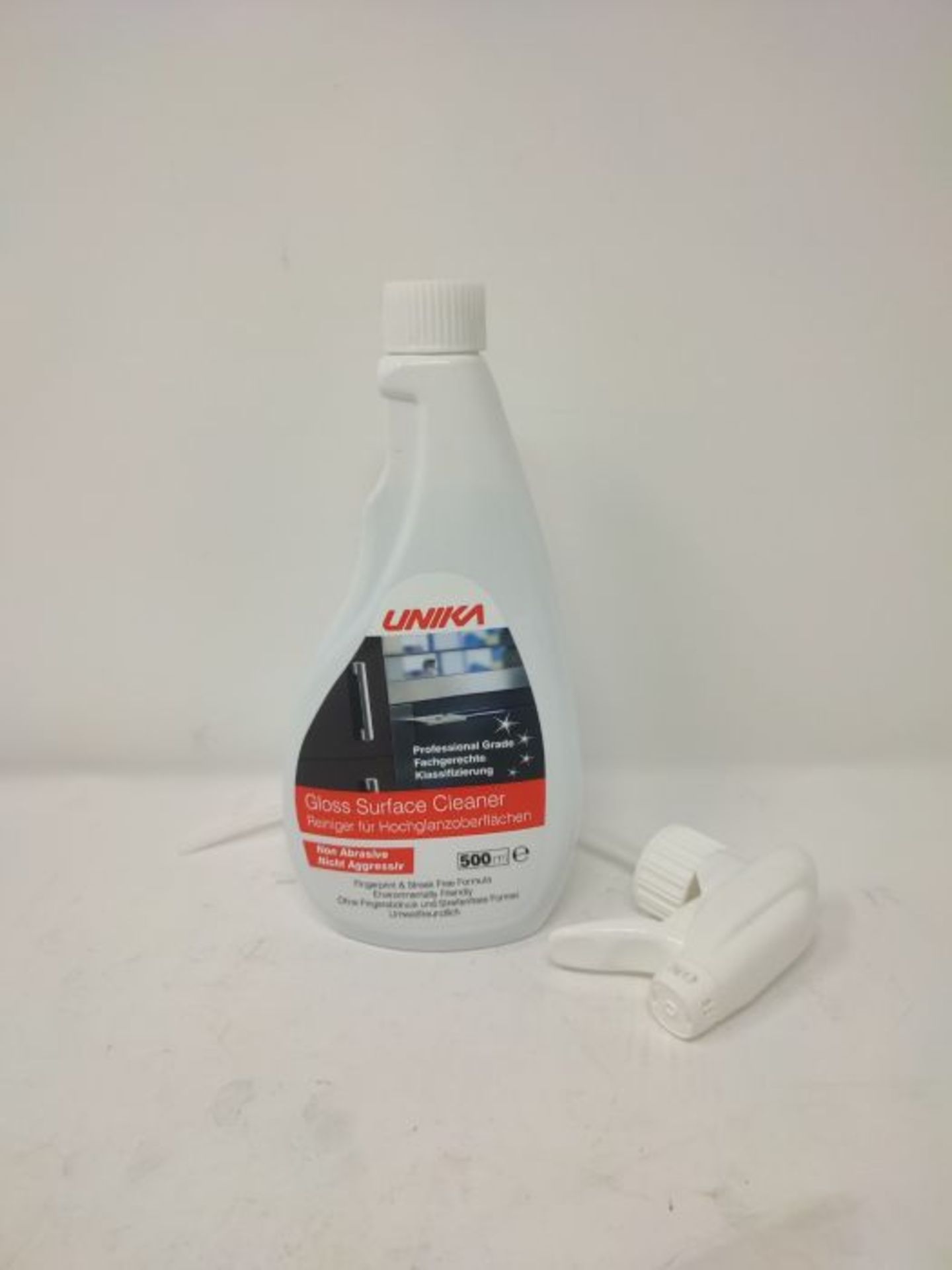 Unika CLEANGLOSSP500 Non-Aerosol Gloss Surface Cleaner & Microfibre Cloth 500ml - Image 2 of 4