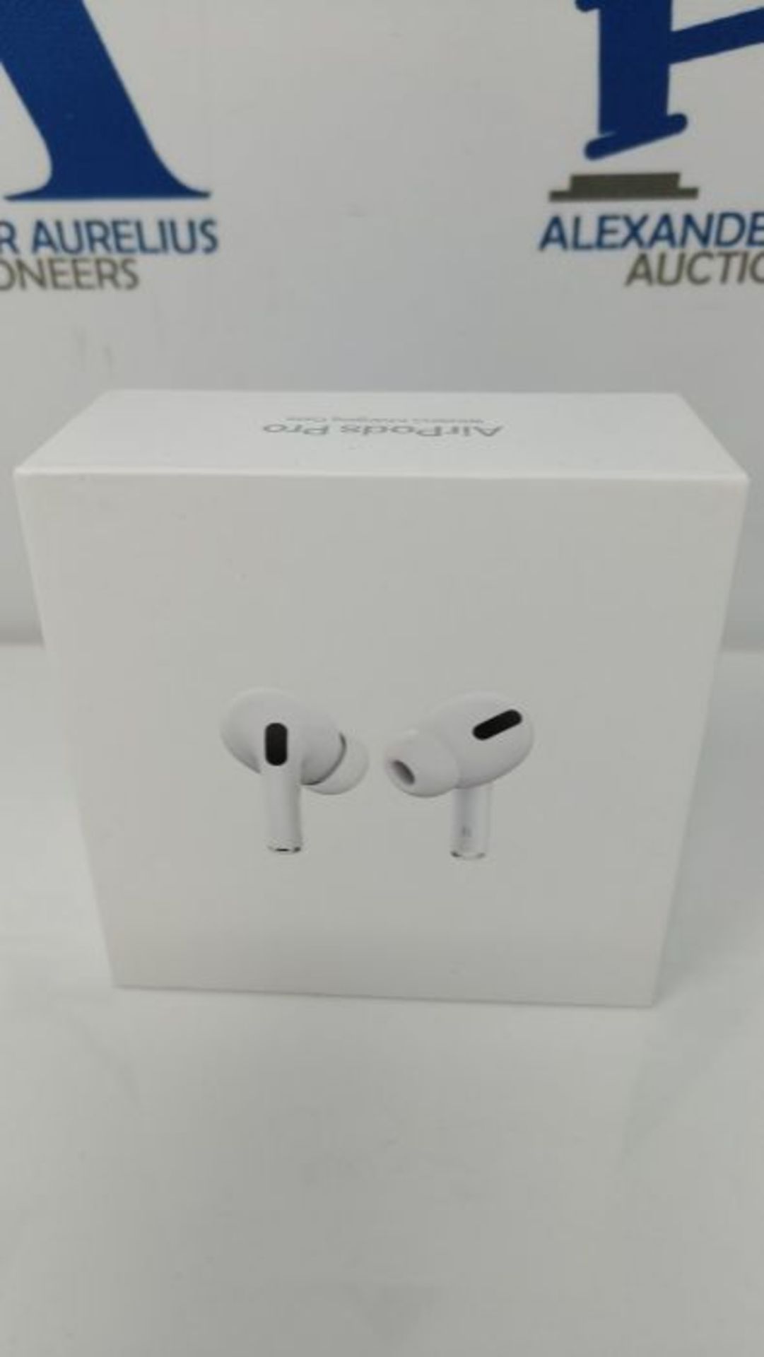 RRP £213.00 Apple AirPods Pro (1. generation) with Wireless charging case (2019) - Image 2 of 3