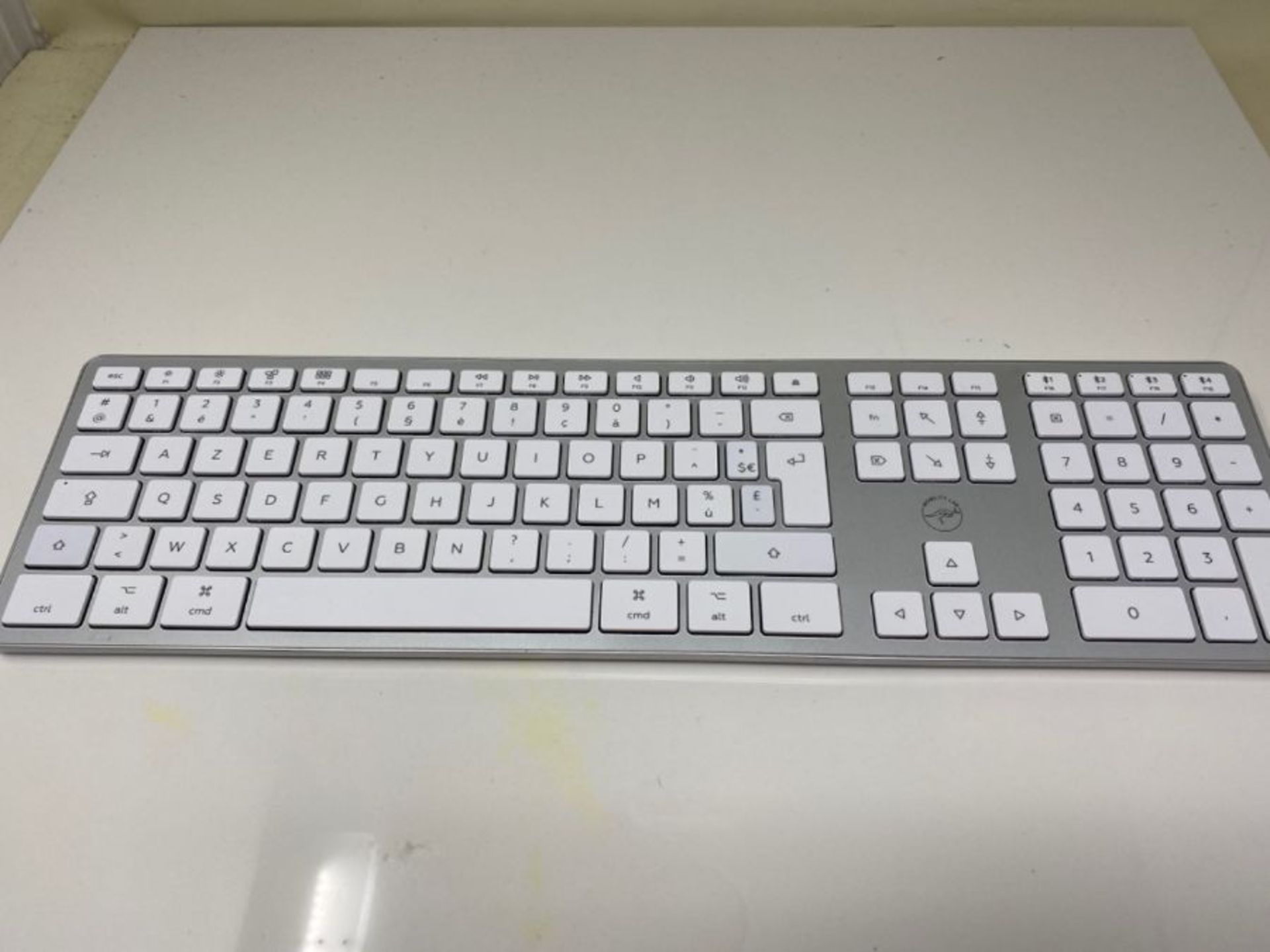 Mobility Lab Clavier français AZERTY sans fil pour Mac  blanc et argenté - Image 3 of 3