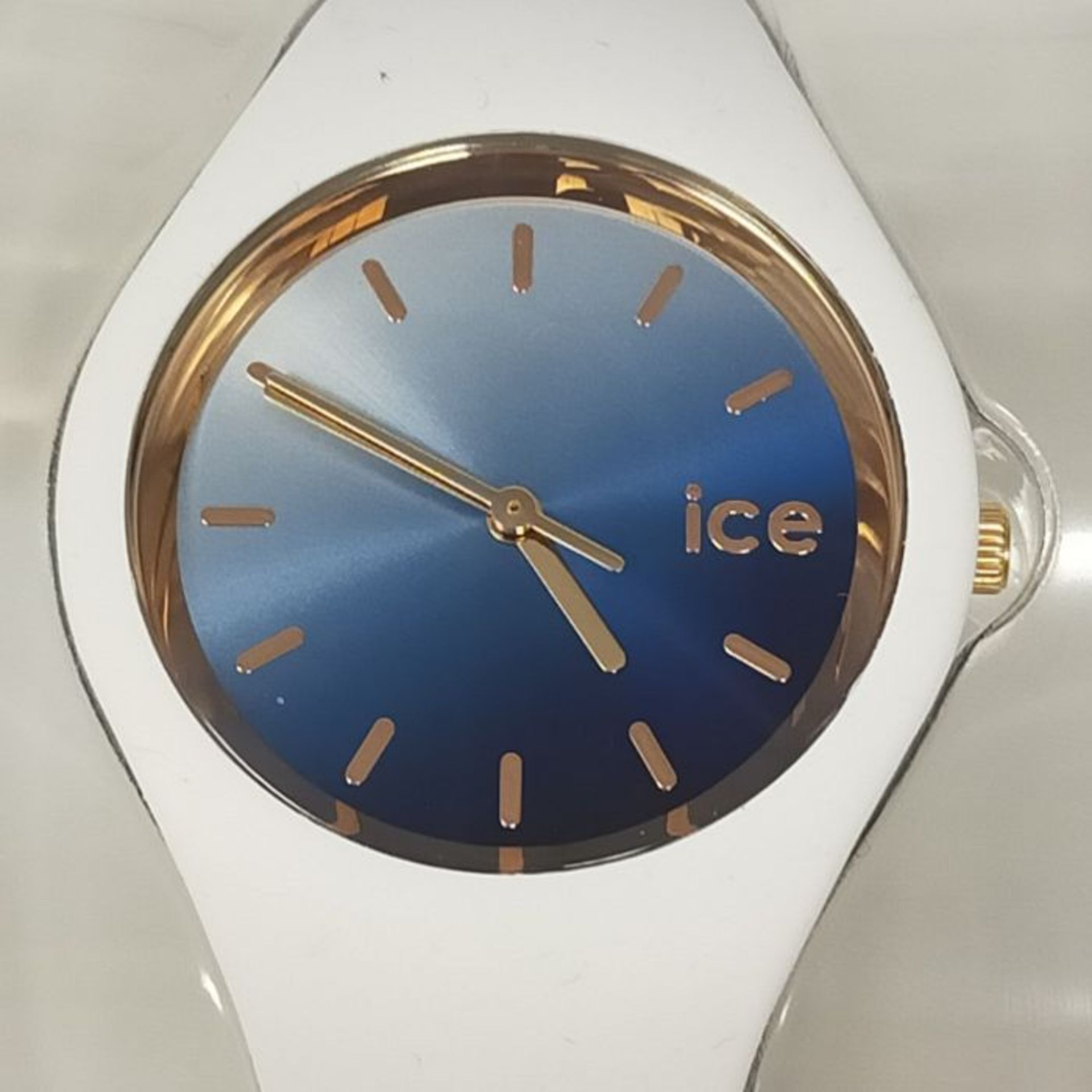 RRP £82.00 Ice-Watch - ICE Duo Chic White Marine - Women's Wristwatch with Silicon Strap - 017153 - Image 2 of 3