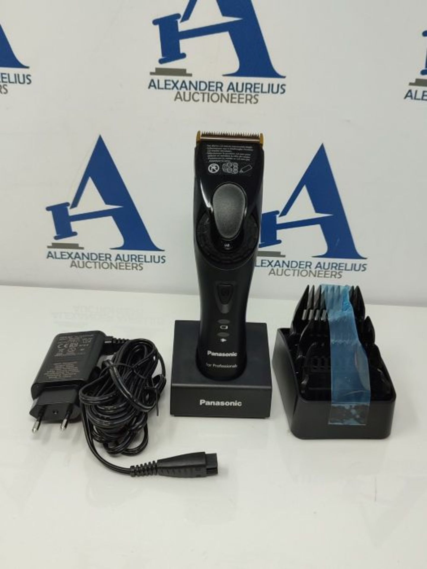 RRP £149.00 Panasonic for Professionals Professional hair trimmer ER-DGP82 for battery and mains o - Image 3 of 3
