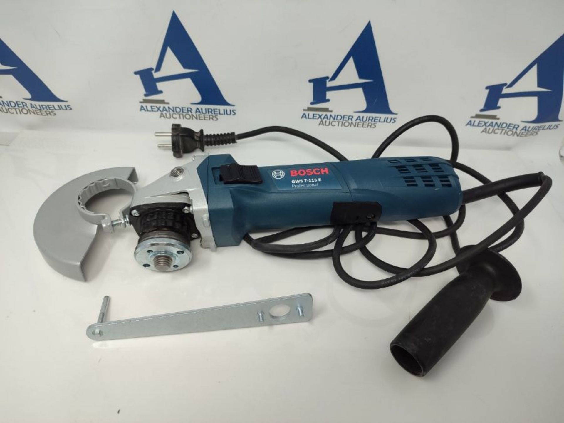 RRP £64.00 Bosch Professional GWS 7-115 E Angle Grinder (720 W, 2800-11000 RPM, Disk Diameter: 11 - Image 3 of 3