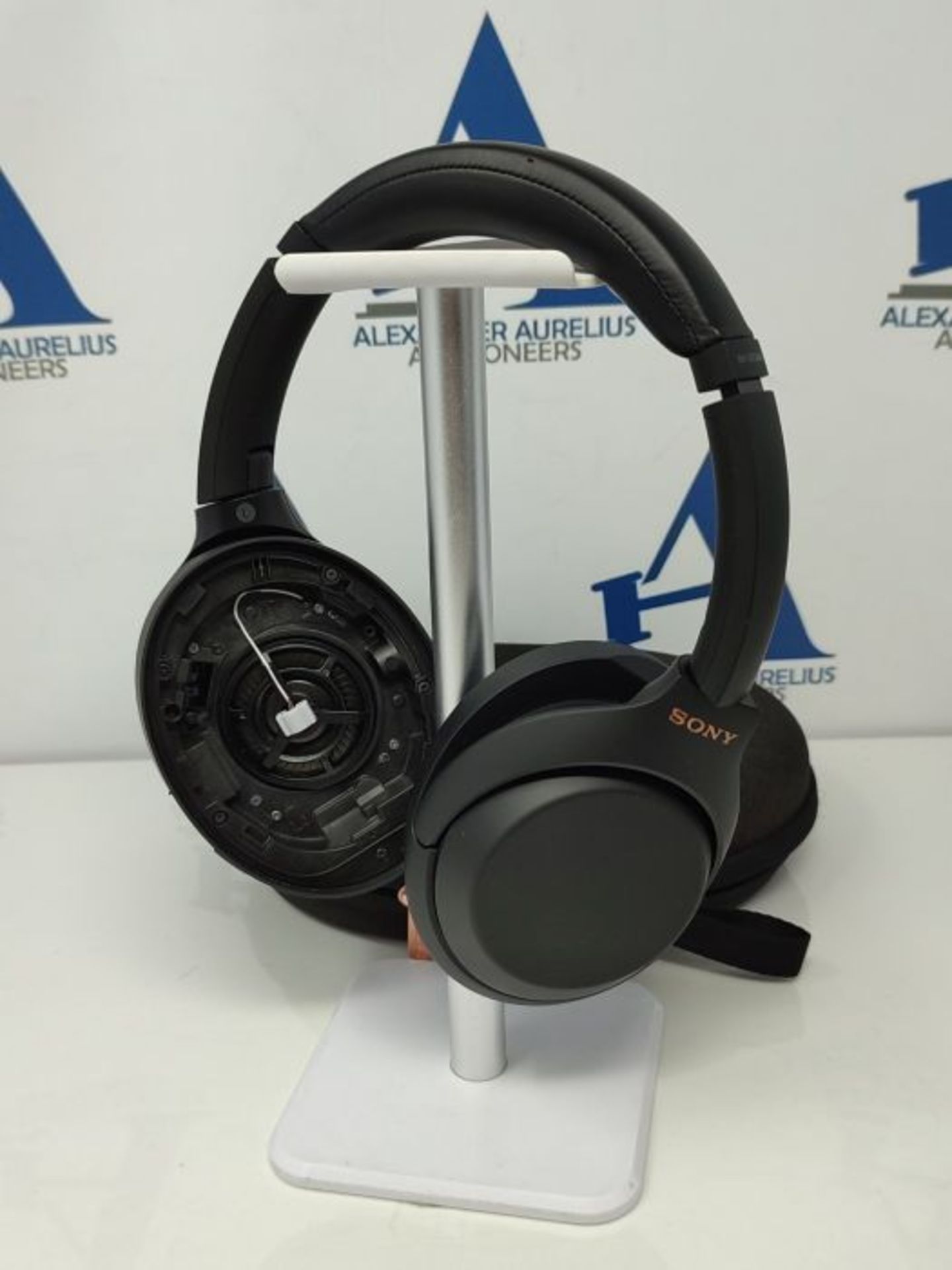 RRP £269.00 Sony WH-1000XM4 Noise Cancelling Wireless Headphones - 30 hours battery life - Over Ea - Image 3 of 3