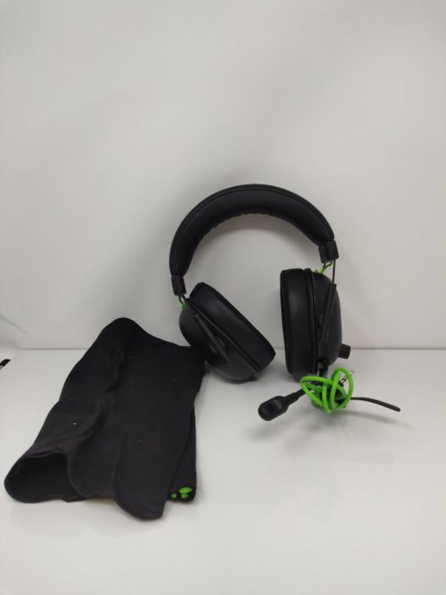 RRP £50.00 Razer BlackShark V2 X - Premium Esports Gaming Headset (Kabelgebundene KopfhÃ¶rer mi - Image 2 of 2