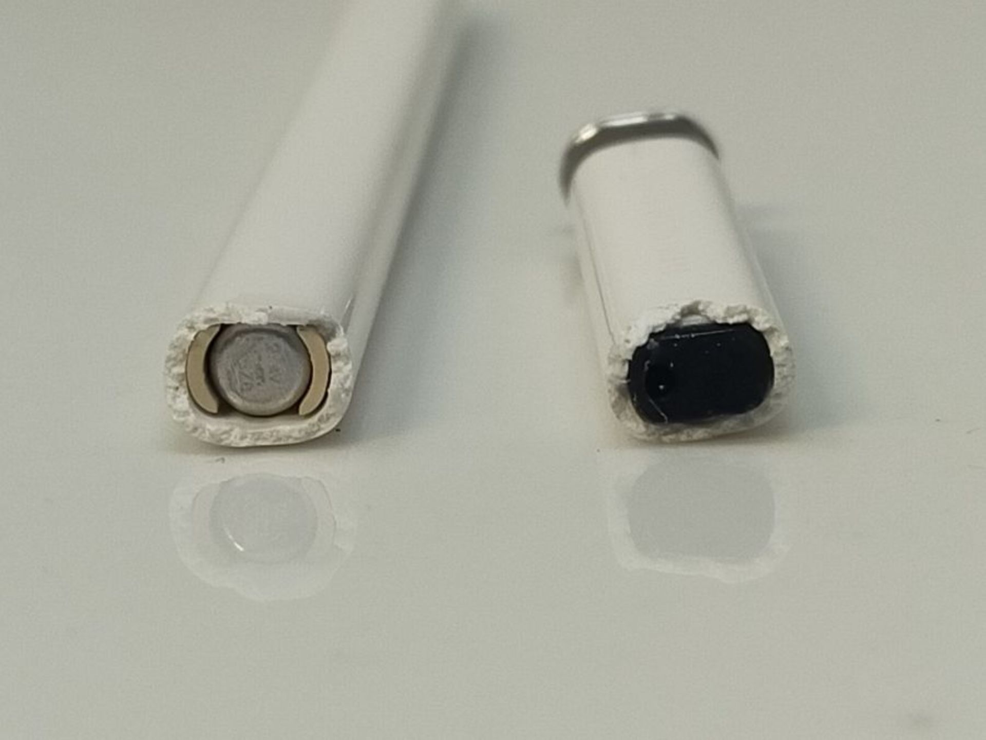 [CRACKED] Samsung Note20 Series S Pen, Mystic White - Image 3 of 3