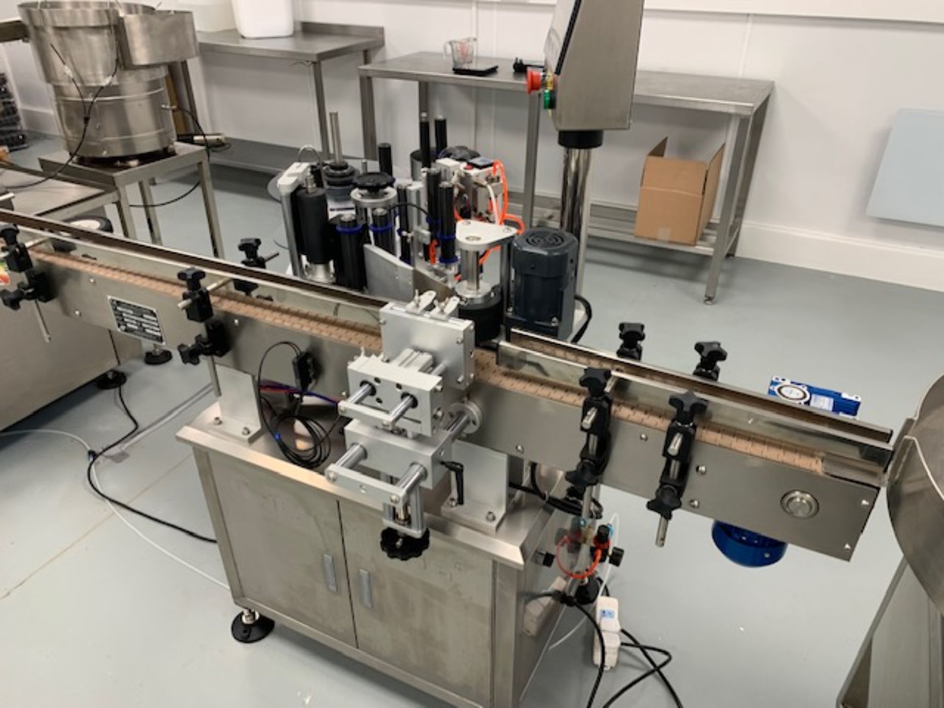 E Liquid filling and packing line - Image 4 of 17