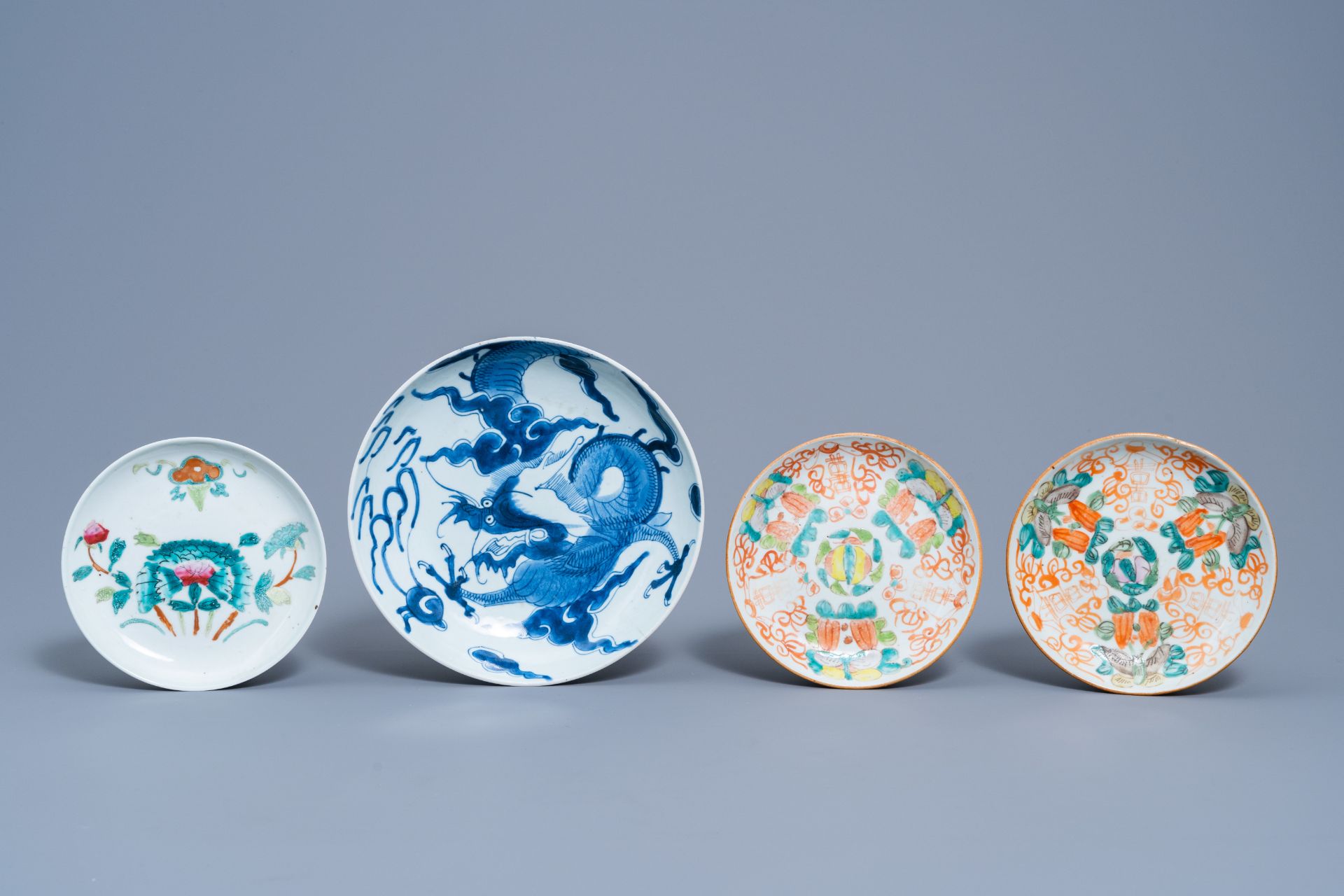 A varied collection of Chinese blue, white and famille rose porcelain, 19th/20th C. - Image 2 of 11