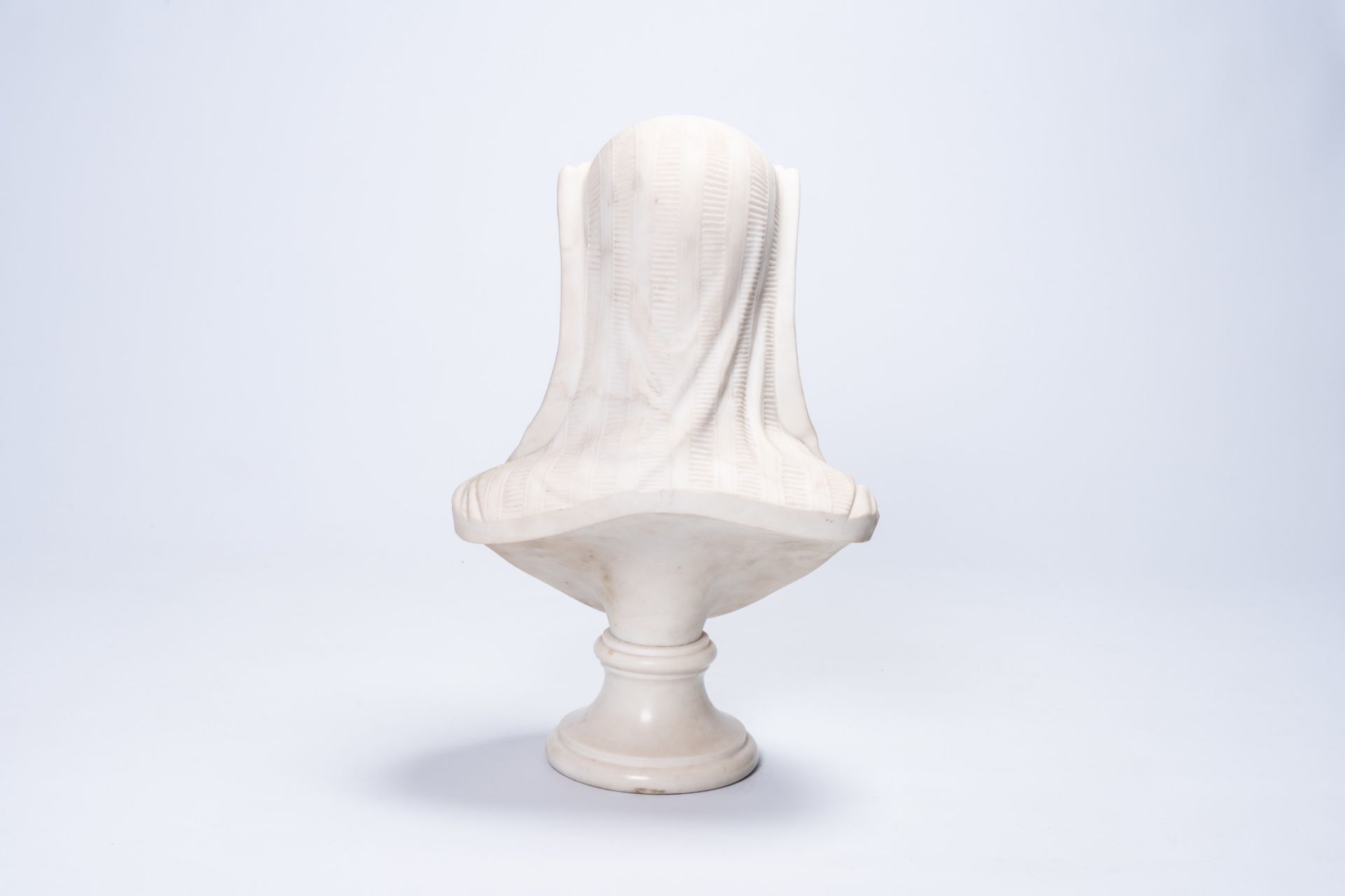 Godfreid D'Kerckhove (Godefroid Van Den Kerckhove, 1841-1913): Bust of an Egyptian beauty, white mar - Bild 5 aus 9