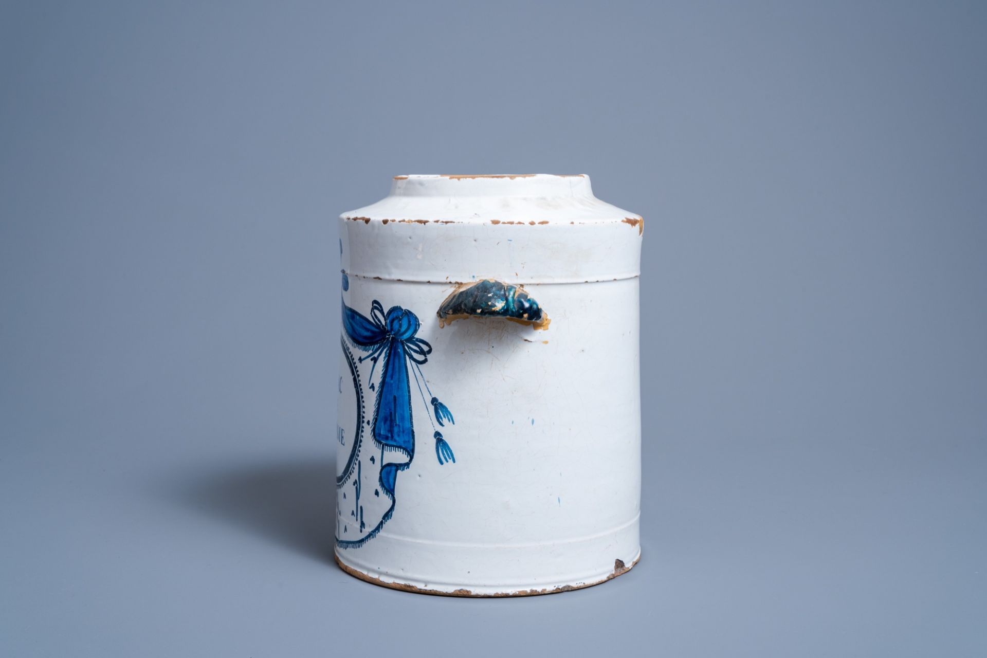 A Brussels blue and white tobacco jar, six Dutch Delft plates with floral design and a holy water fo - Image 10 of 14