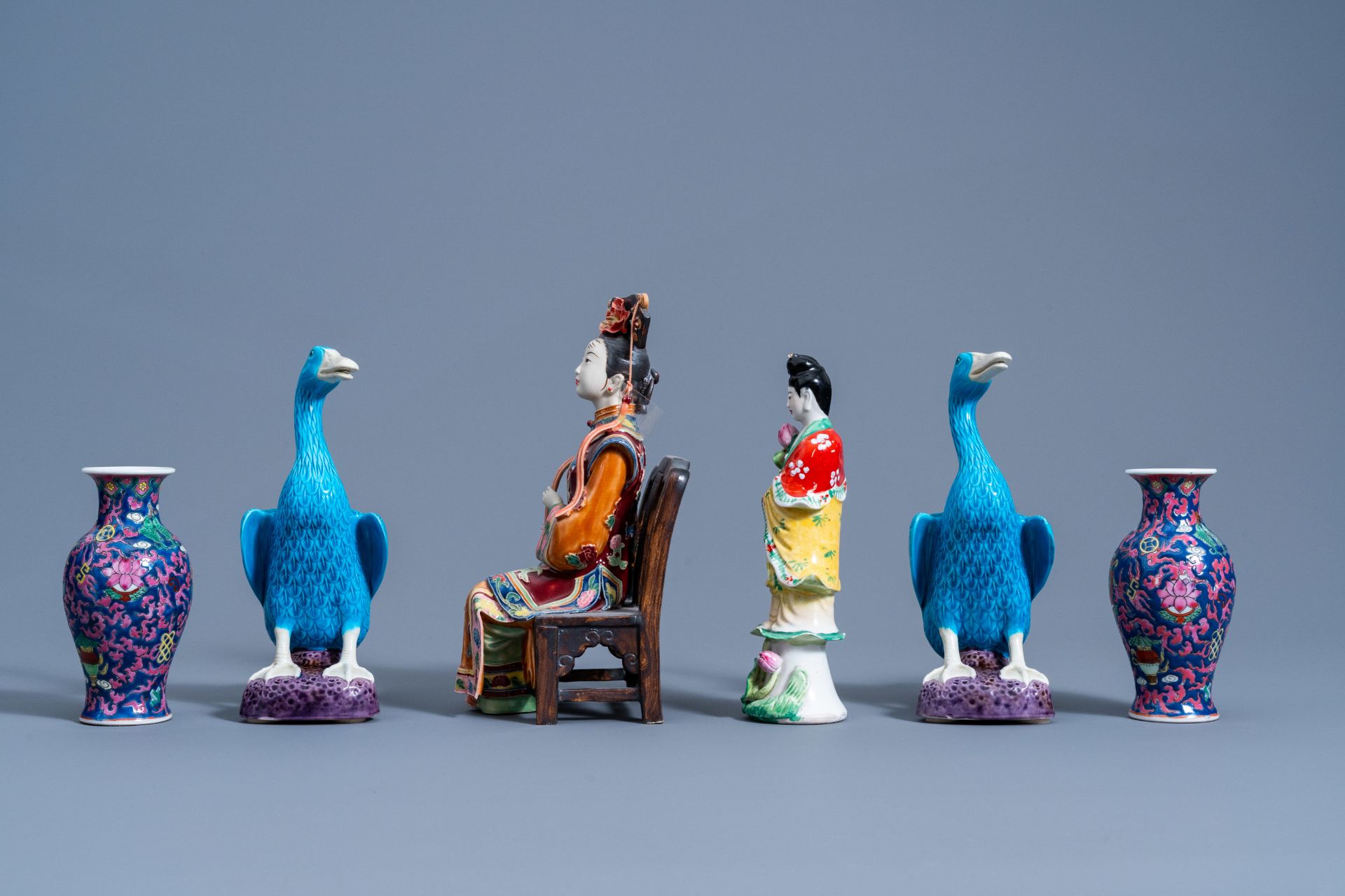 A varied collection of Chinese famille rose and turquoise glazed porcelain, 20th C. - Image 9 of 14