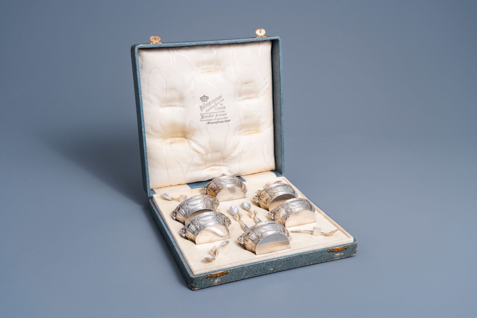 Six silver Louis XVI style salts with spoon with matching 'Wolfers Frres' case, 950/000, maker's ma