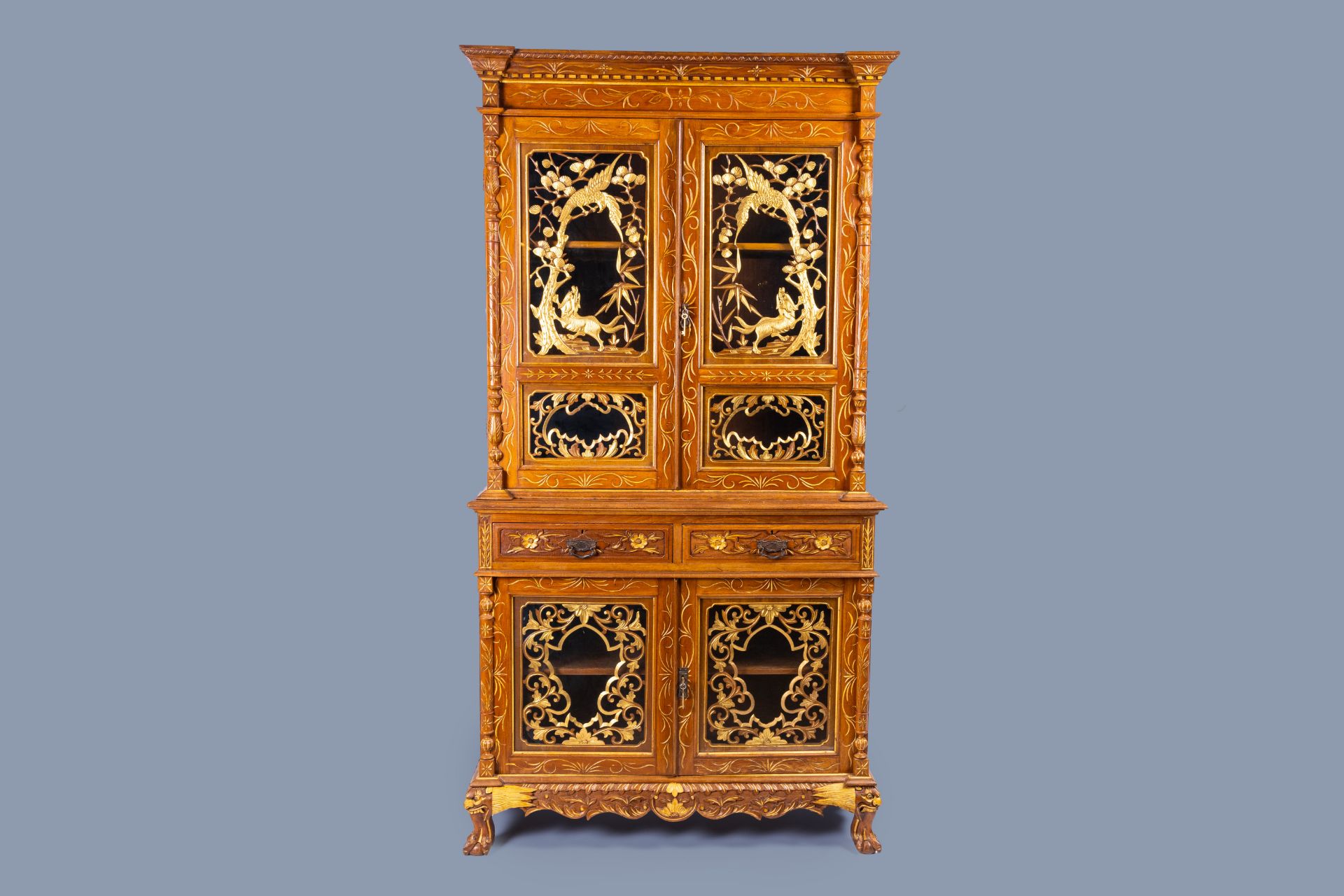 A Chinese Straits or Peranakan market gilt wood four-door cabinet, 19th C. - Image 2 of 8