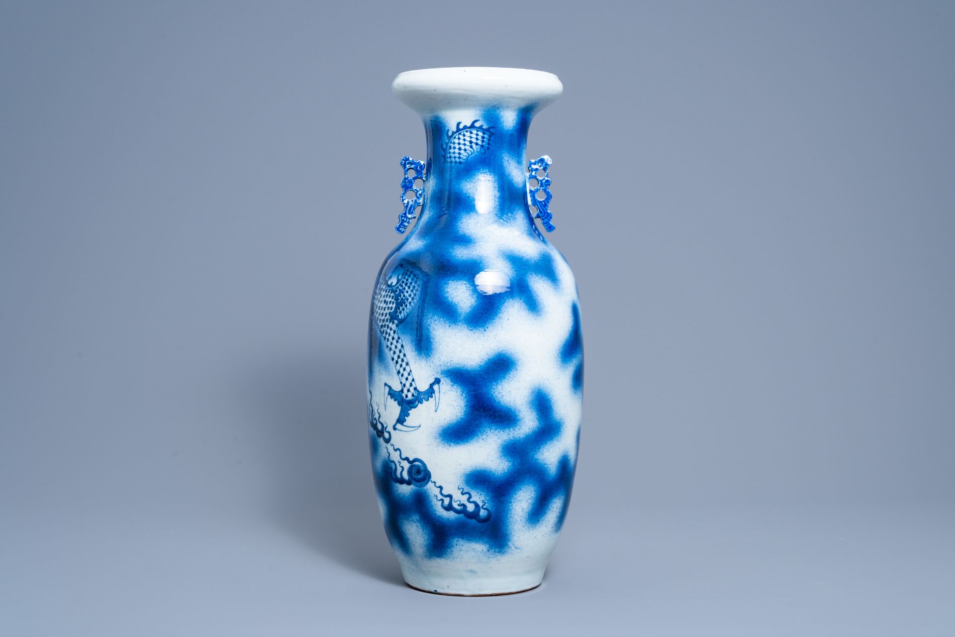 A Chinese blue and white 'dragon and carp' vase, 19th C. - Image 3 of 6