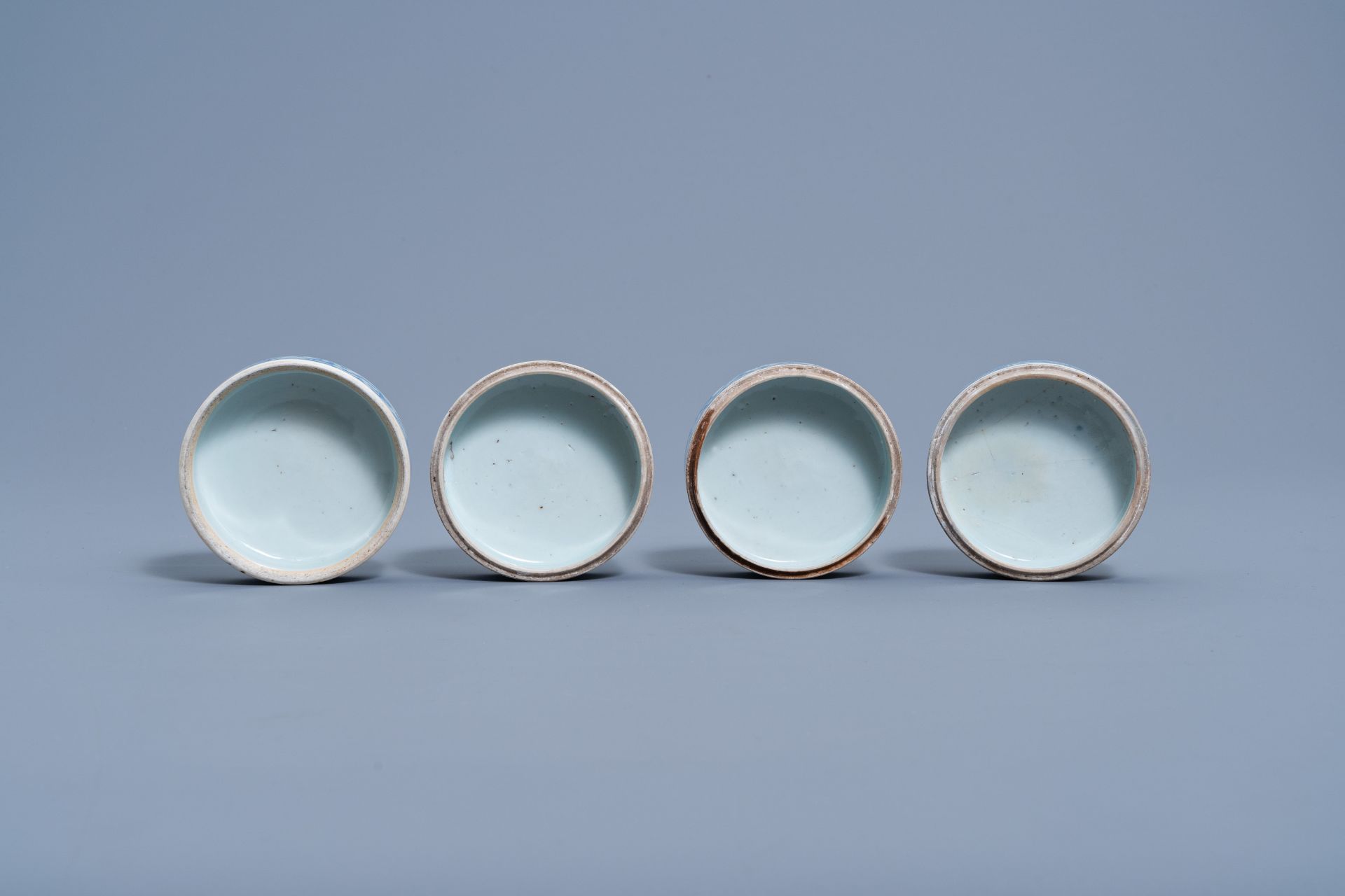 A varied collection of Chinese blue and white porcelain, 19th/20th C. - Image 14 of 15