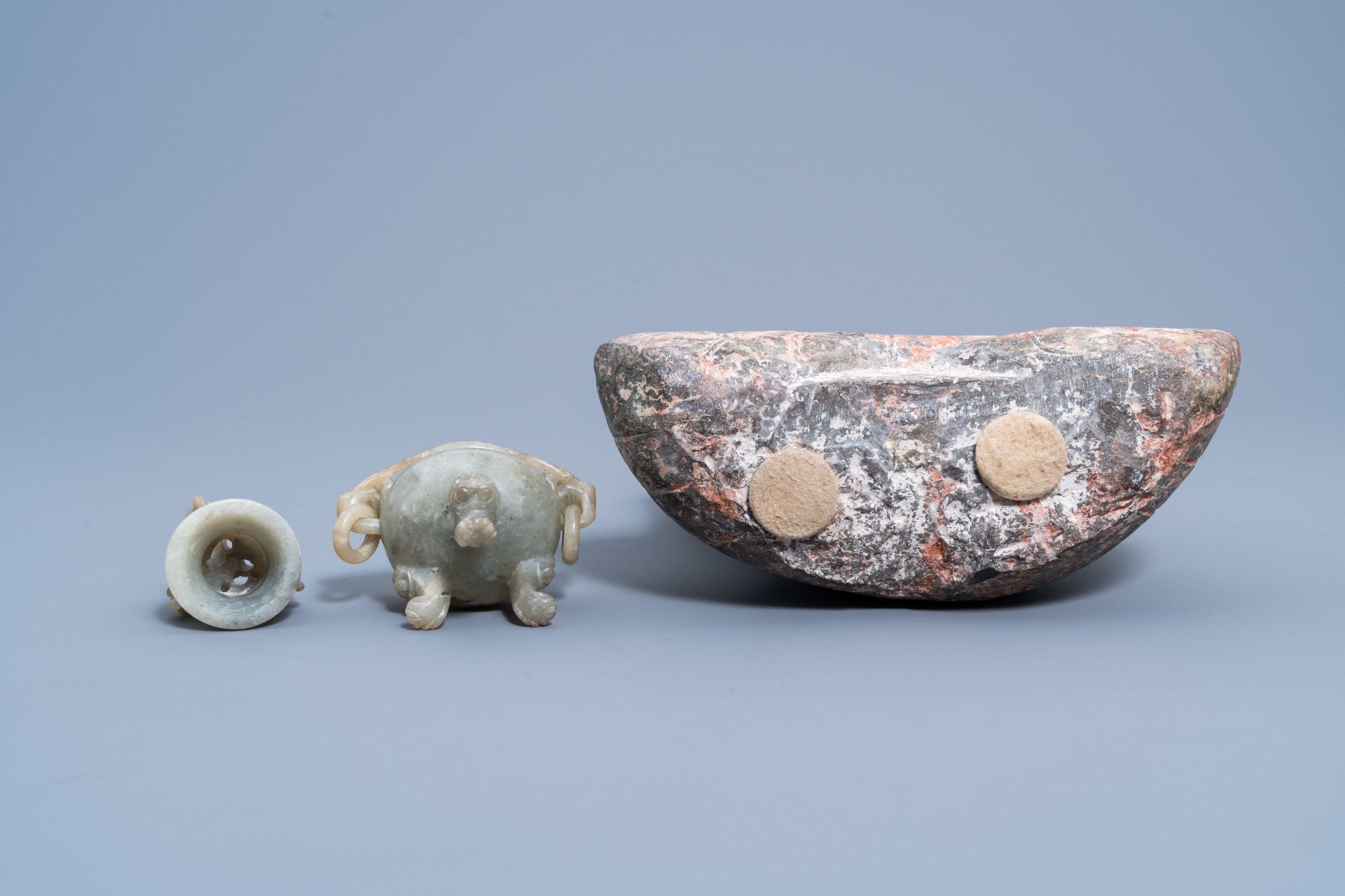 A Chinese jade bi disc, a jade•te censer and a Wei-style sculpture, 20th C. and/or earlier - Image 9 of 9