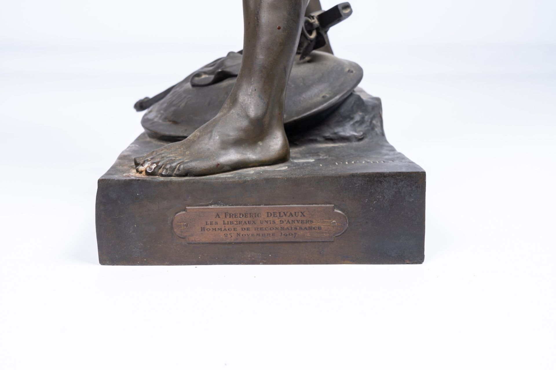 Emile Louis Picault (1833-1915): 'Ad Unum' (Honor Patria), patinated bronze - Image 8 of 10