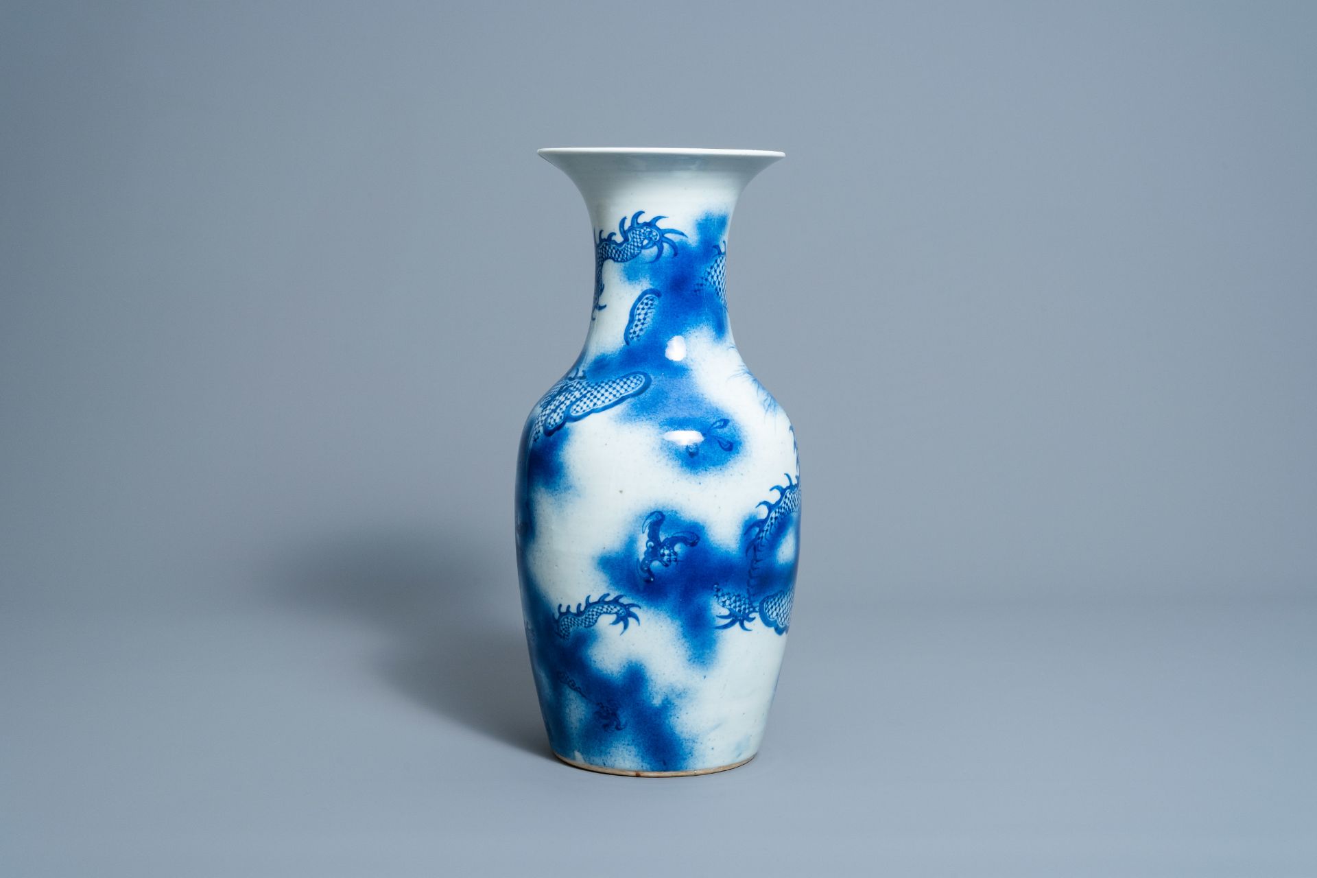 A Chinese blue and white 'dragons chasing the pearl' vase, 19th C. - Image 4 of 6