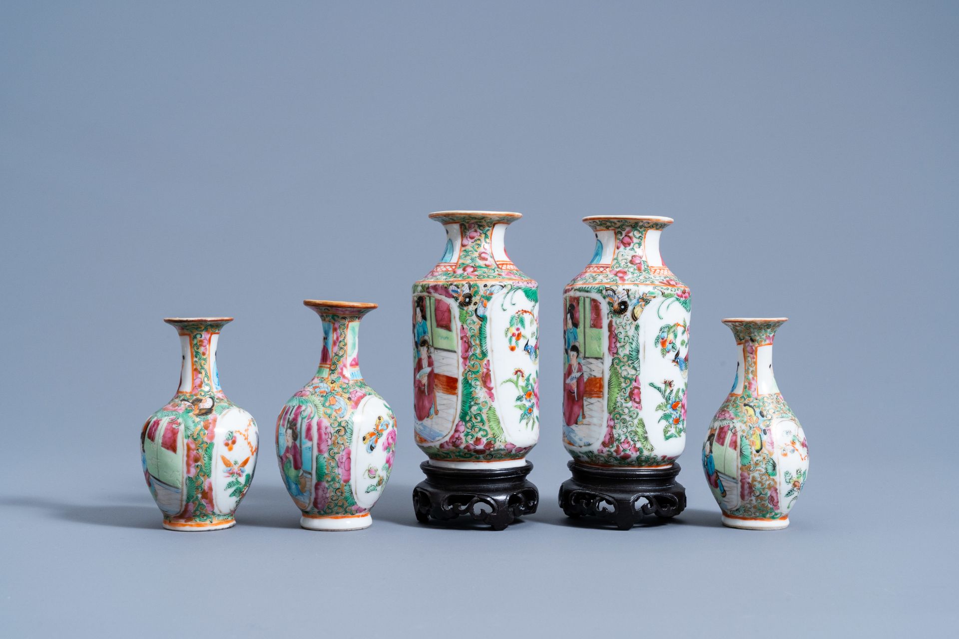 Eight Chinese Canton famille rose vases and a teapot and cover, 19th C. - Image 10 of 16