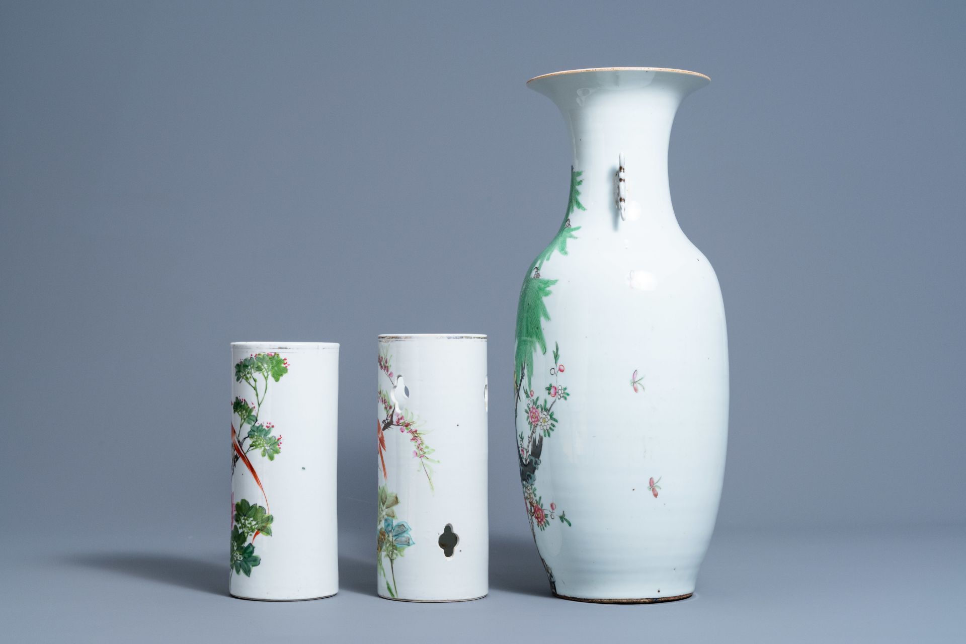 Two Chinese qianjiang cai hat stands and a vase with birds among blossoming branches, 19th/20th C. - Image 3 of 7