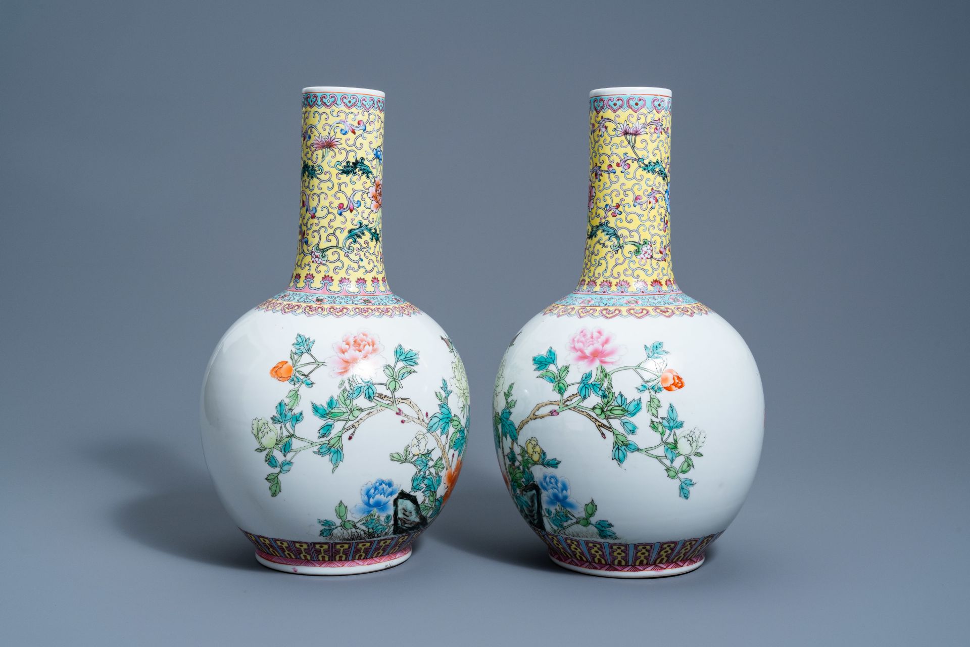 A pair of Chinese famille rose bottle vases with floral design and a charger with ladies in a garden - Image 7 of 9