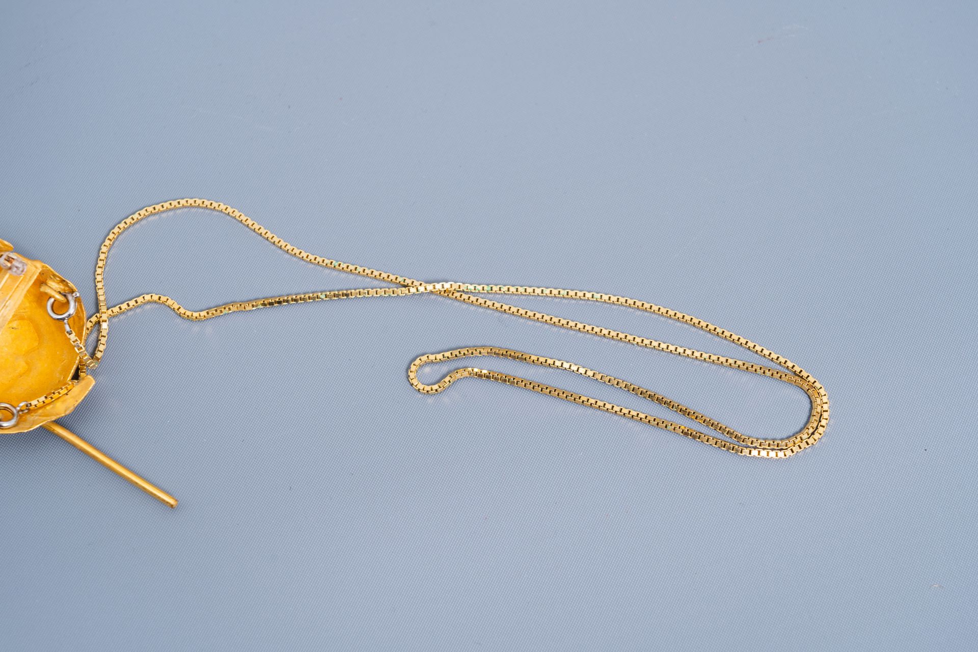 Bernard Vandenberghe (20th C.): A necklace with a gilt mask pendant - Image 3 of 5