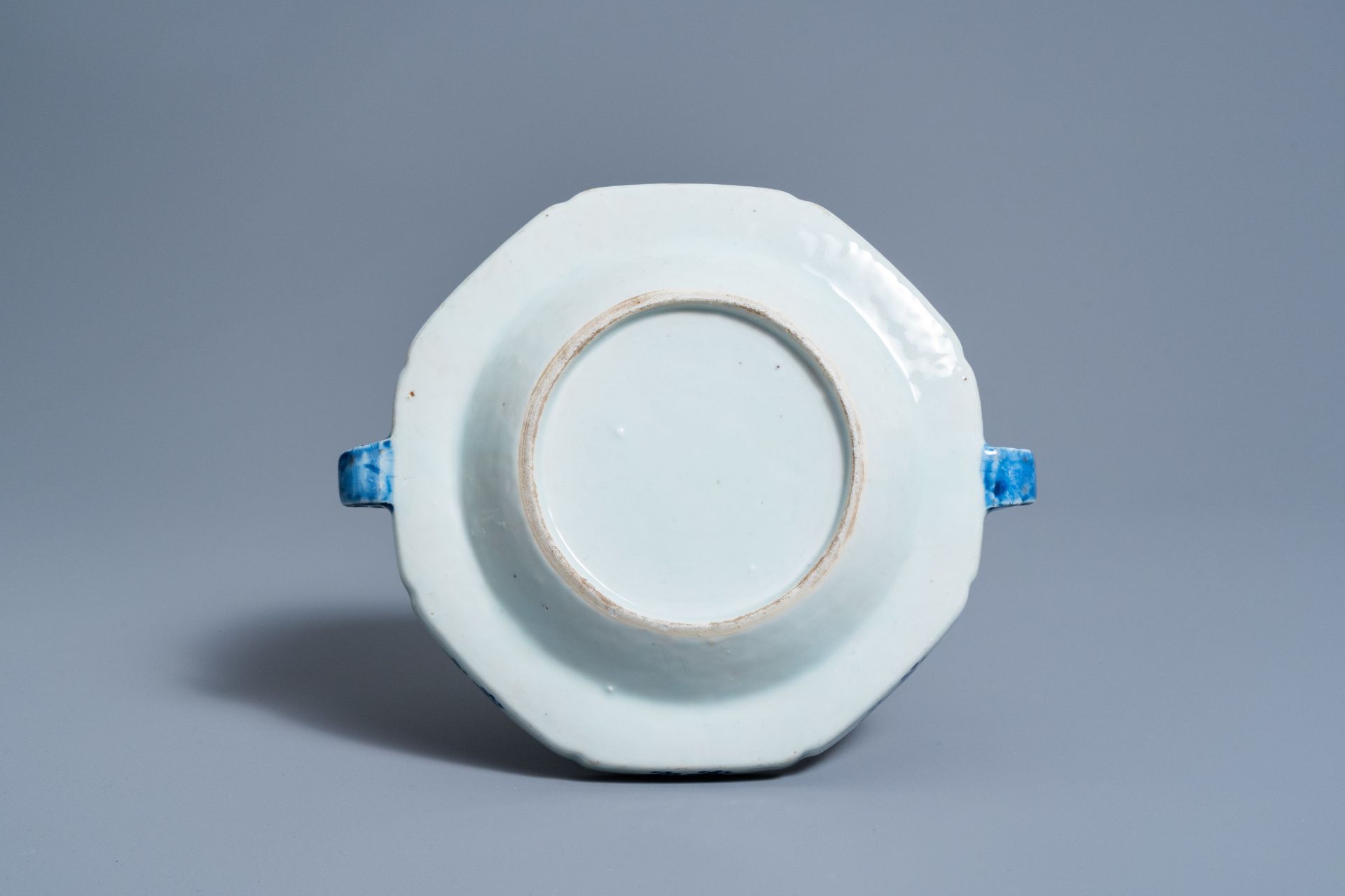 A Chinese blue and white warming plate with a river landscape, Jiaqing - Image 2 of 2